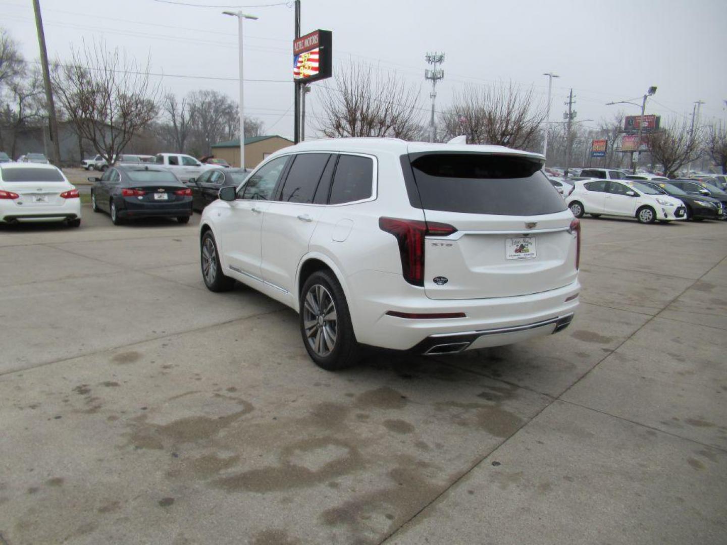 2021 WHITE CADILLAC XT6 PREMIUM LUXURY (1GYKPCRS5MZ) with an 3.6L engine, Automatic transmission, located at 908 SE 14th Street, Des Moines, IA, 50317, (515) 281-0330, 41.580303, -93.597046 - Photo#6