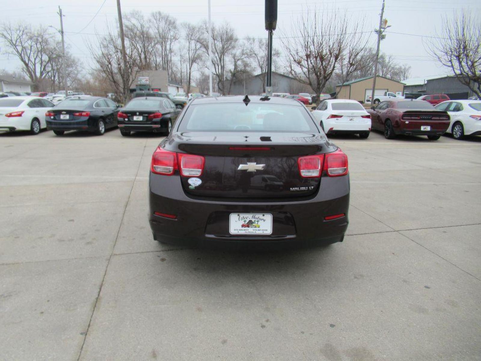 2015 BROWN CHEVROLET MALIBU 1LT (1G11C5SLXFF) with an 2.5L engine, Automatic transmission, located at 908 SE 14th Street, Des Moines, IA, 50317, (515) 281-0330, 41.580303, -93.597046 - Photo #5