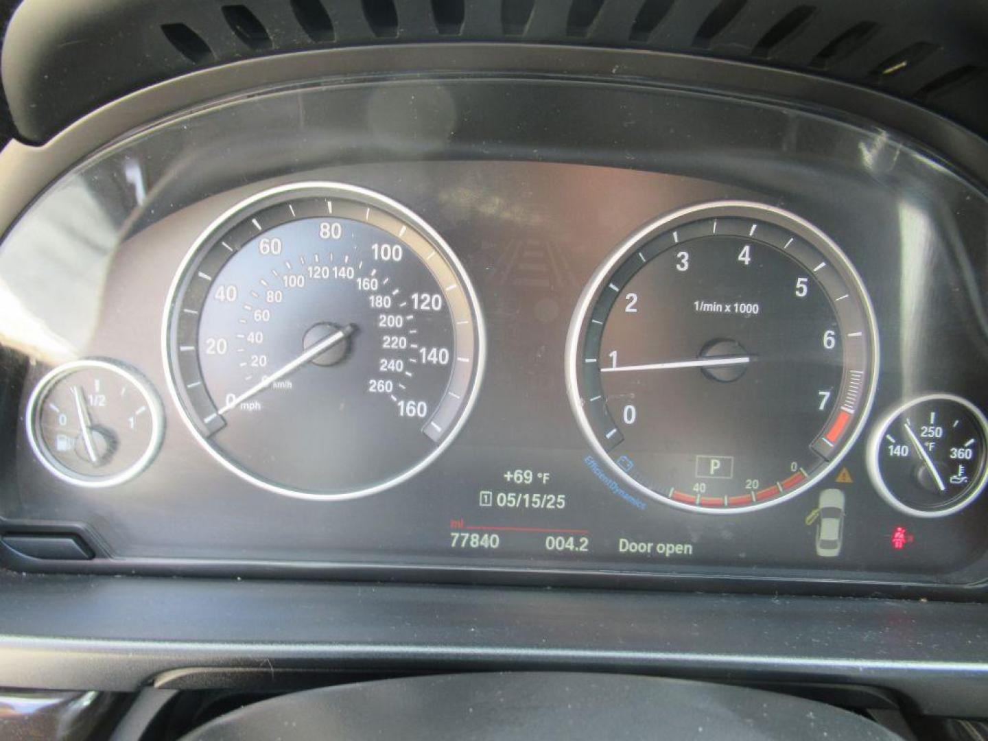 2016 WHITE BMW 528 I (WBA5A5C51GG) with an 2.0L engine, Automatic transmission, located at 908 SE 14th Street, Des Moines, IA, 50317, (515) 281-0330, 41.580303, -93.597046 - Photo#24
