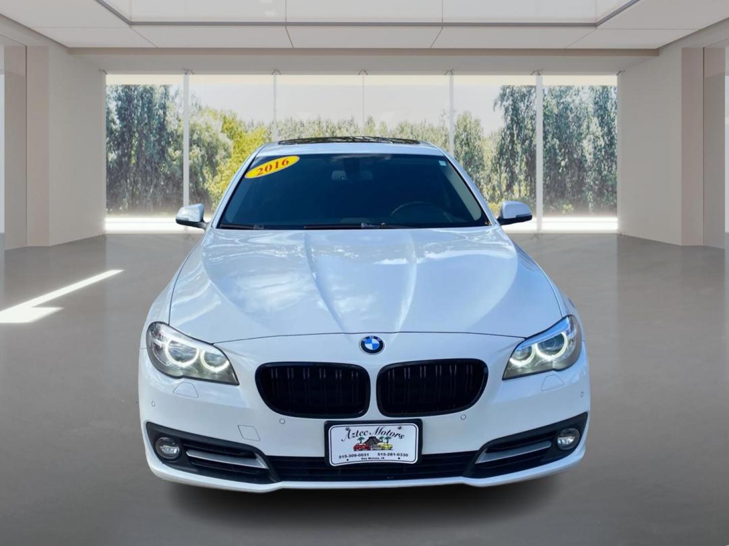 2016 WHITE BMW 528 I (WBA5A5C51GG) with an 2.0L engine, Automatic transmission, located at 908 SE 14th Street, Des Moines, IA, 50317, (515) 281-0330, 41.580303, -93.597046 - Photo#6