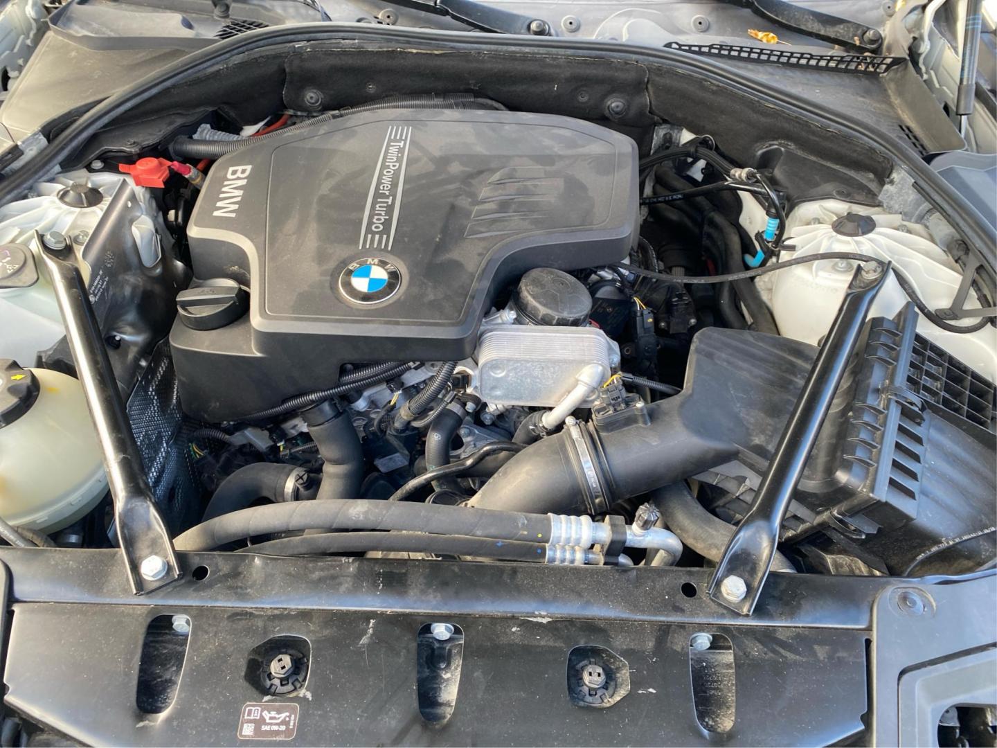 2016 WHITE BMW 528 I (WBA5A5C51GG) with an 2.0L engine, Automatic transmission, located at 908 SE 14th Street, Des Moines, IA, 50317, (515) 281-0330, 41.580303, -93.597046 - Photo#10