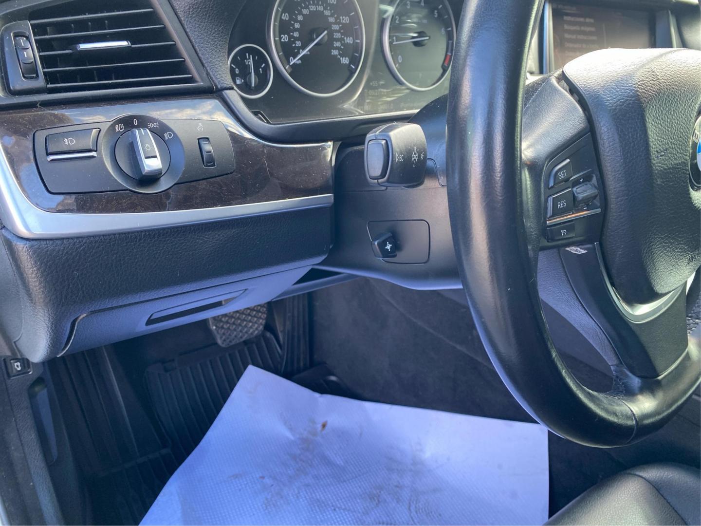 2016 WHITE BMW 528 I (WBA5A5C51GG) with an 2.0L engine, Automatic transmission, located at 908 SE 14th Street, Des Moines, IA, 50317, (515) 281-0330, 41.580303, -93.597046 - Photo#16