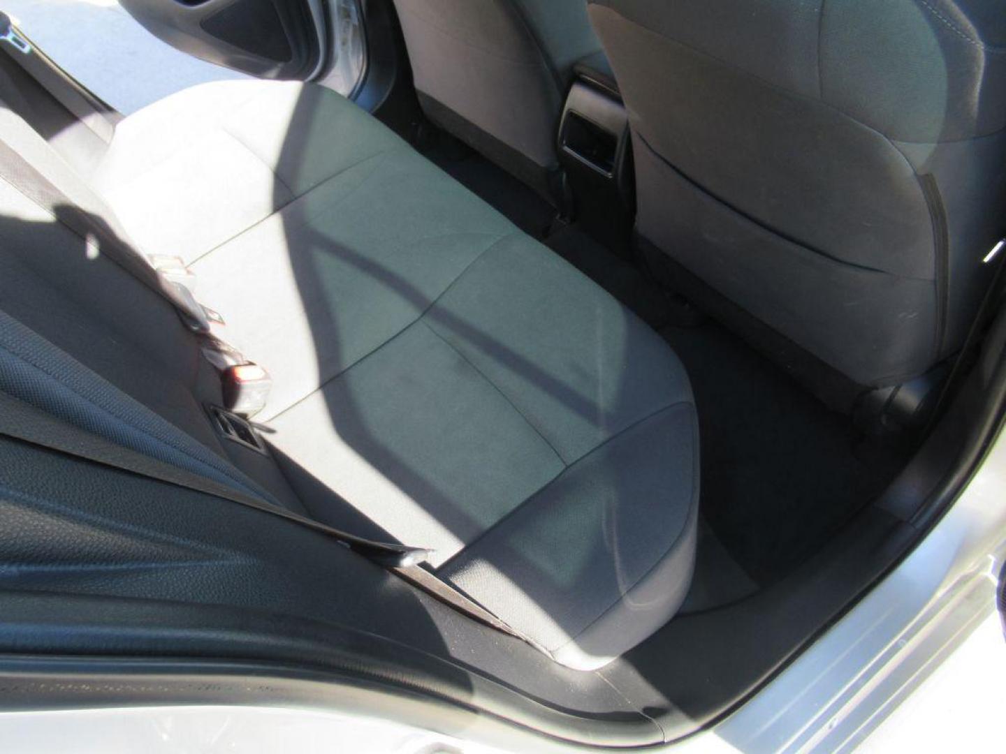 2020 SILVER TOYOTA COROLLA LE (5YFEPRAE7LP) with an 1.8L engine, Continuously Variable transmission, located at 908 SE 14th Street, Des Moines, IA, 50317, (515) 281-0330, 41.580303, -93.597046 - Photo#14