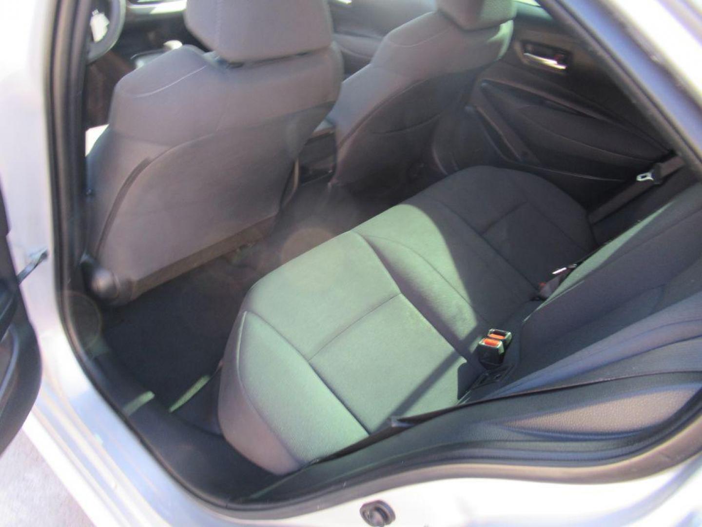 2020 SILVER TOYOTA COROLLA LE (5YFEPRAE7LP) with an 1.8L engine, Continuously Variable transmission, located at 908 SE 14th Street, Des Moines, IA, 50317, (515) 281-0330, 41.580303, -93.597046 - Photo#15