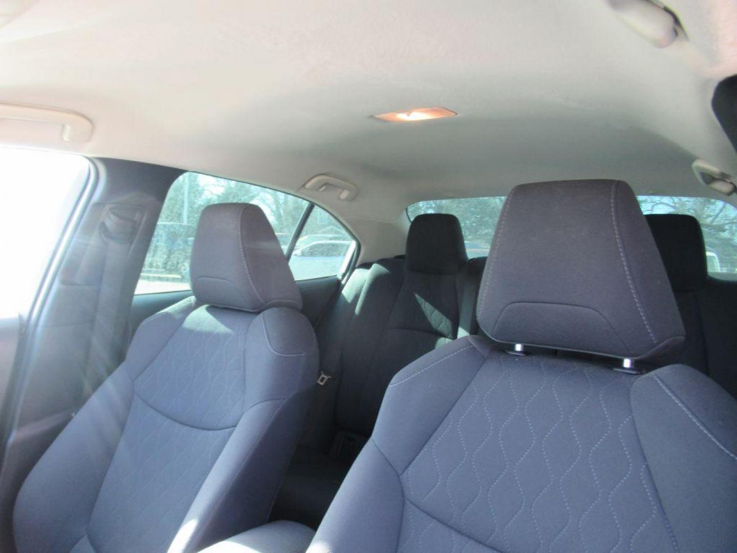2020 SILVER TOYOTA COROLLA LE (5YFEPRAE7LP) with an 1.8L engine, Continuously Variable transmission, located at 908 SE 14th Street, Des Moines, IA, 50317, (515) 281-0330, 41.580303, -93.597046 - Photo#17