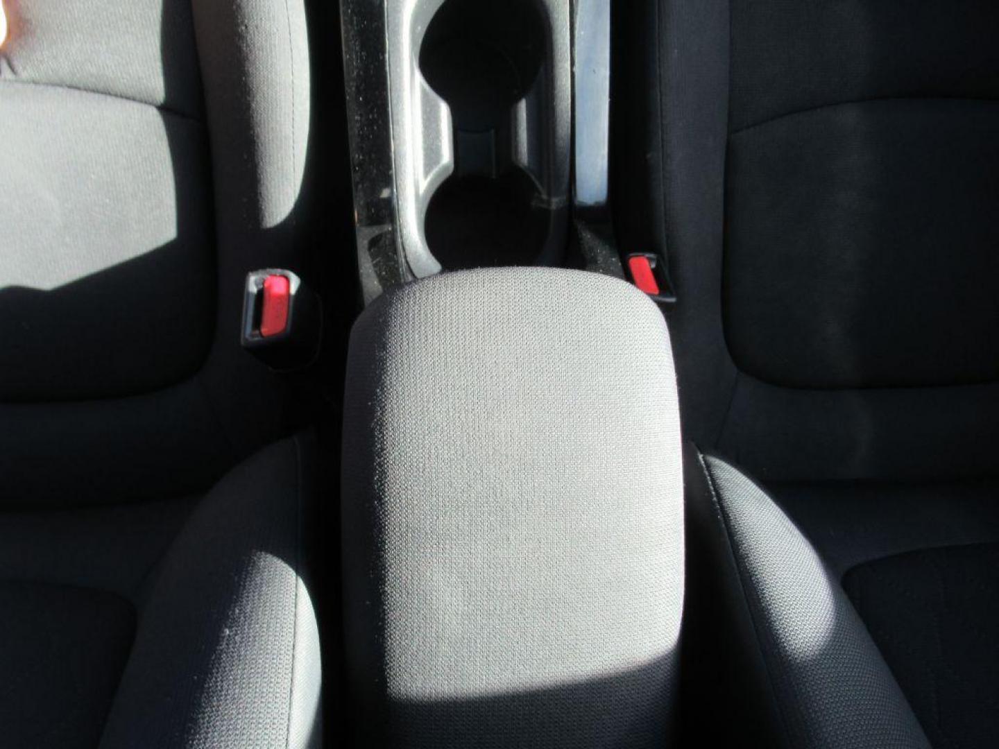2020 SILVER TOYOTA COROLLA LE (5YFEPRAE7LP) with an 1.8L engine, Continuously Variable transmission, located at 908 SE 14th Street, Des Moines, IA, 50317, (515) 281-0330, 41.580303, -93.597046 - Photo#18