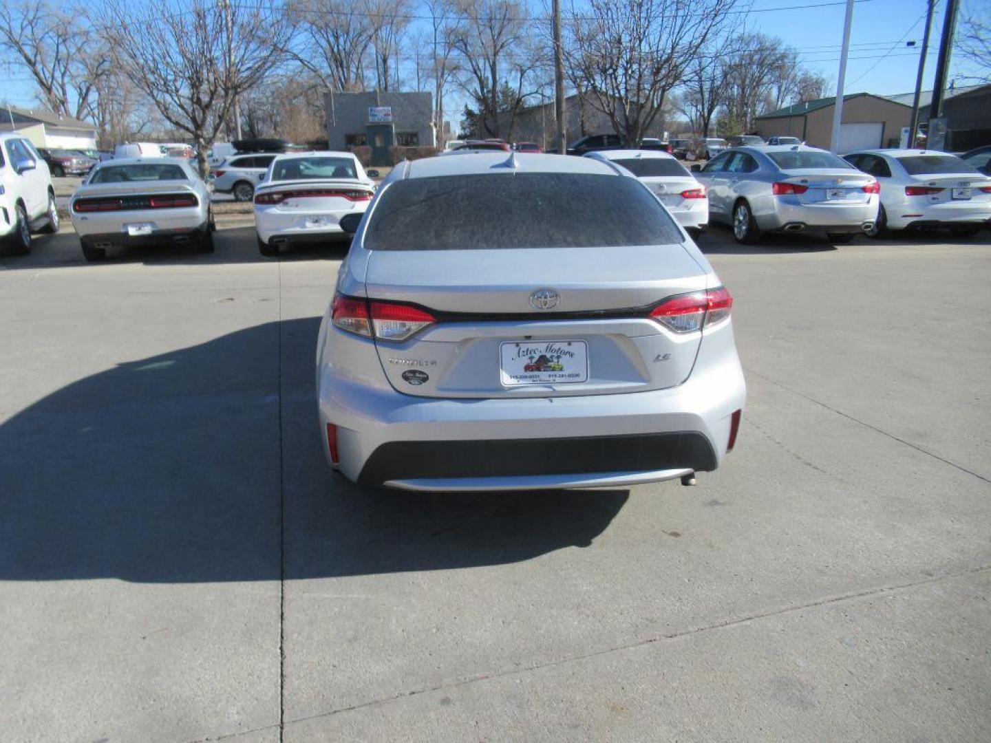 2020 SILVER TOYOTA COROLLA LE (5YFEPRAE7LP) with an 1.8L engine, Continuously Variable transmission, located at 908 SE 14th Street, Des Moines, IA, 50317, (515) 281-0330, 41.580303, -93.597046 - Photo#5