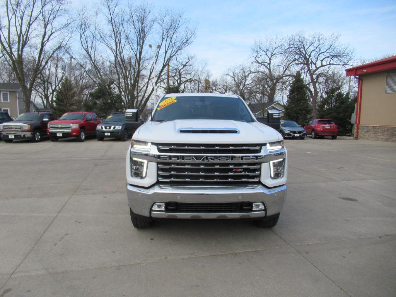 2021 WHITE CHEVROLET SILVERADO 2500 HEAVY DUTY LTZ (1GC1YPEY6MF) with an 6.6L engine, Automatic transmission, located at 908 SE 14th Street, Des Moines, IA, 50317, (515) 281-0330, 41.580303, -93.597046 - Photo #1