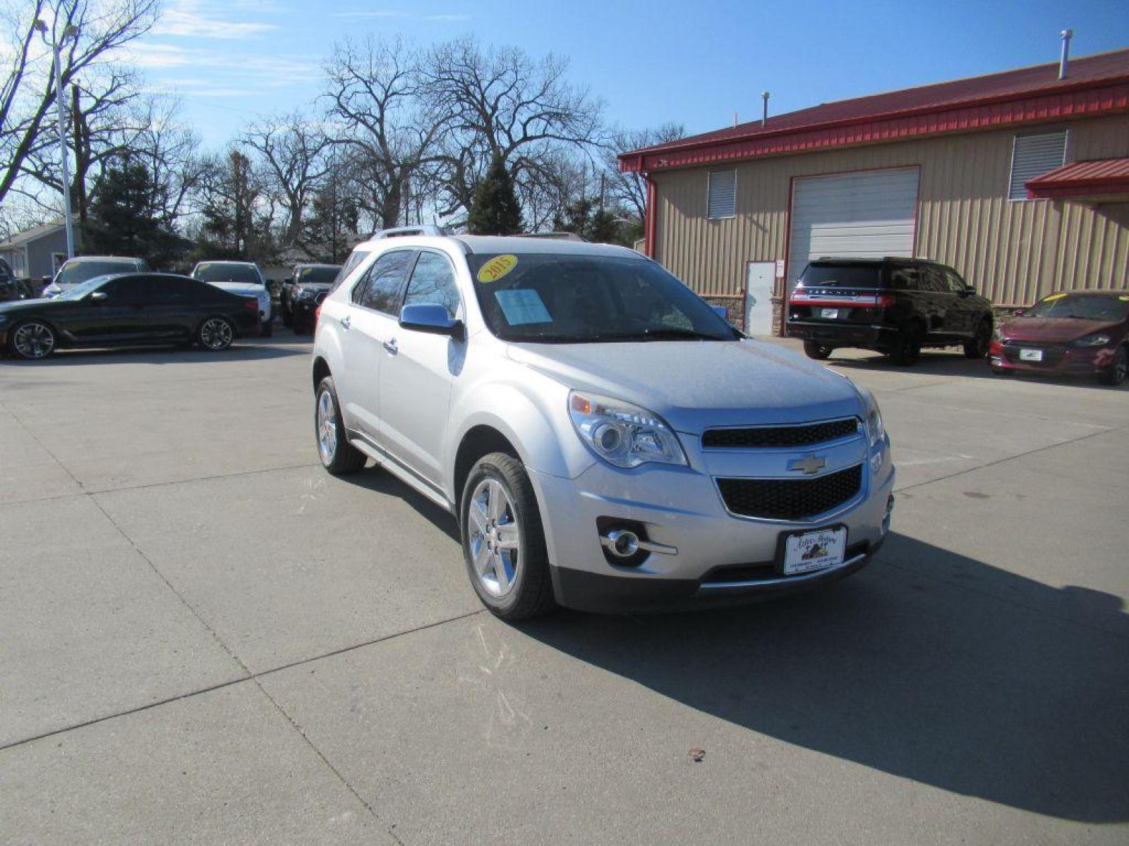2015 SILVER CHEVROLET EQUINOX LTZ (2GNALDEKXF1) with an 2.4L engine, Automatic transmission, located at 908 SE 14th Street, Des Moines, IA, 50317, (515) 281-0330, 41.580303, -93.597046 - Photo #2