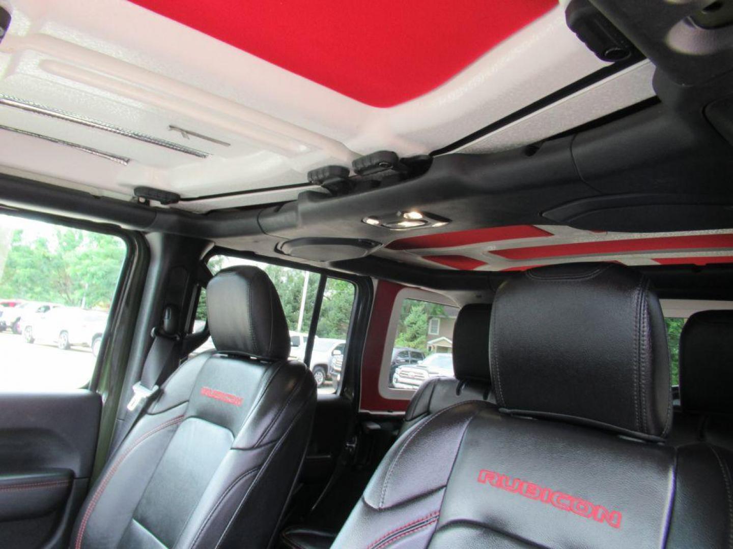 2021 GRREN JEEP WRANGLER UNLIMI RUBICON (1C4JJXFMXMW) with an 3.0L engine, Automatic transmission, located at 908 SE 14th Street, Des Moines, IA, 50317, (515) 281-0330, 41.580303, -93.597046 - Photo#17