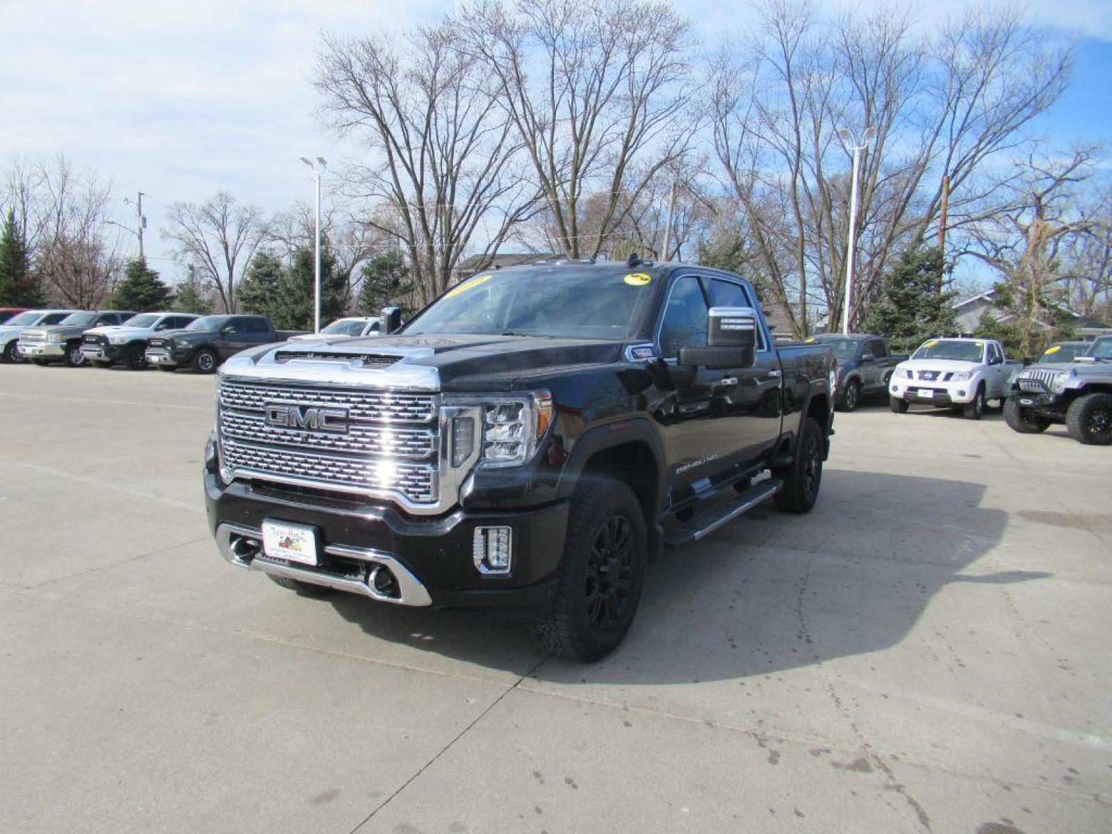 2020 BLACK GMC SIERRA 2500 DENALI (1GT49REY0LF) with an 6.6L engine, Automatic transmission, located at 908 SE 14th Street, Des Moines, IA, 50317, (515) 281-0330, 41.580303, -93.597046 - Photo #0