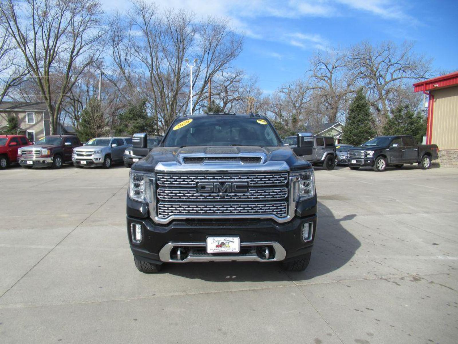 2020 BLACK GMC SIERRA 2500 DENALI (1GT49REY0LF) with an 6.6L engine, Automatic transmission, located at 908 SE 14th Street, Des Moines, IA, 50317, (515) 281-0330, 41.580303, -93.597046 - Photo #1