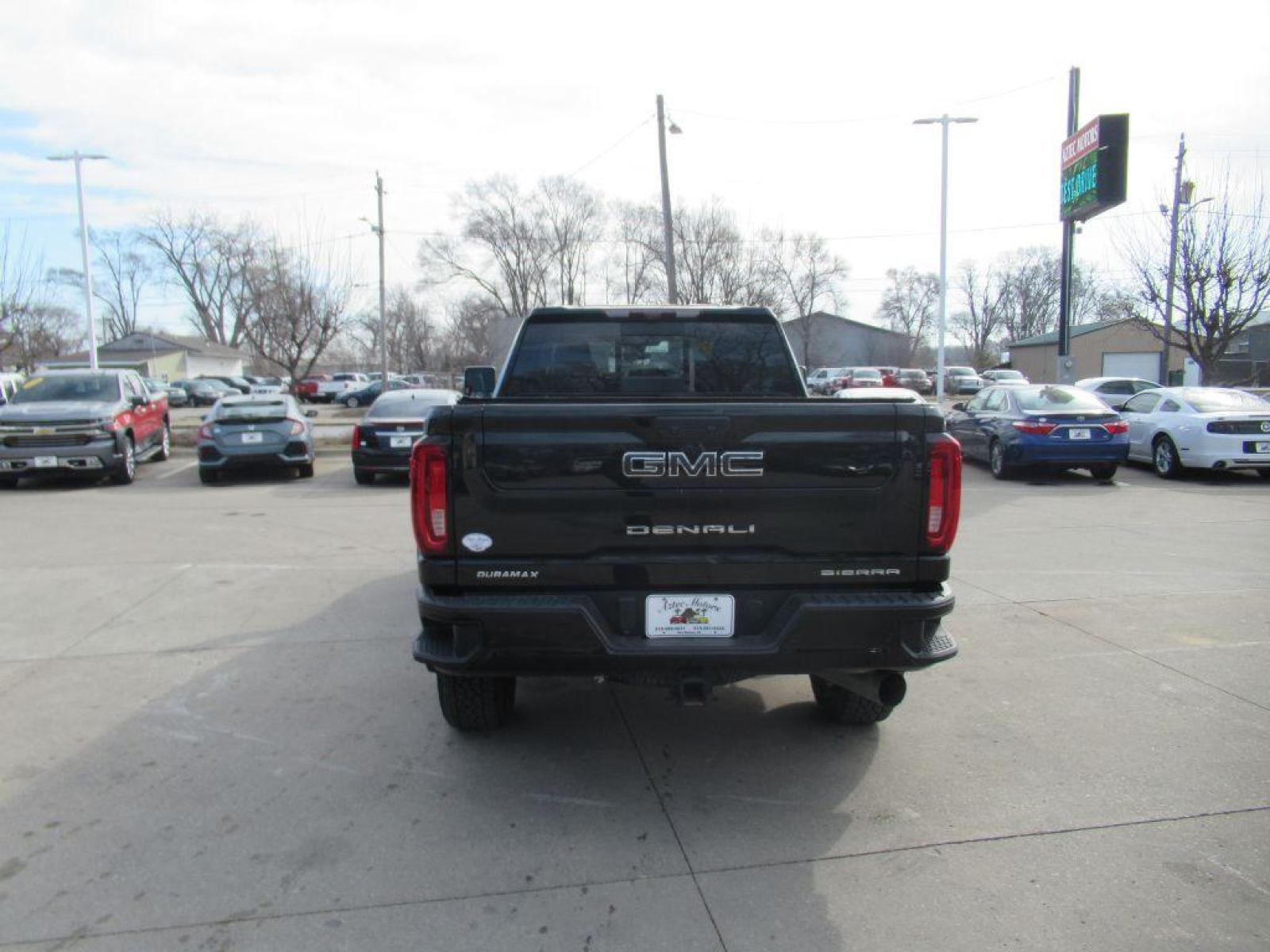 2020 BLACK GMC SIERRA 2500 DENALI (1GT49REY0LF) with an 6.6L engine, Automatic transmission, located at 908 SE 14th Street, Des Moines, IA, 50317, (515) 281-0330, 41.580303, -93.597046 - Photo #5