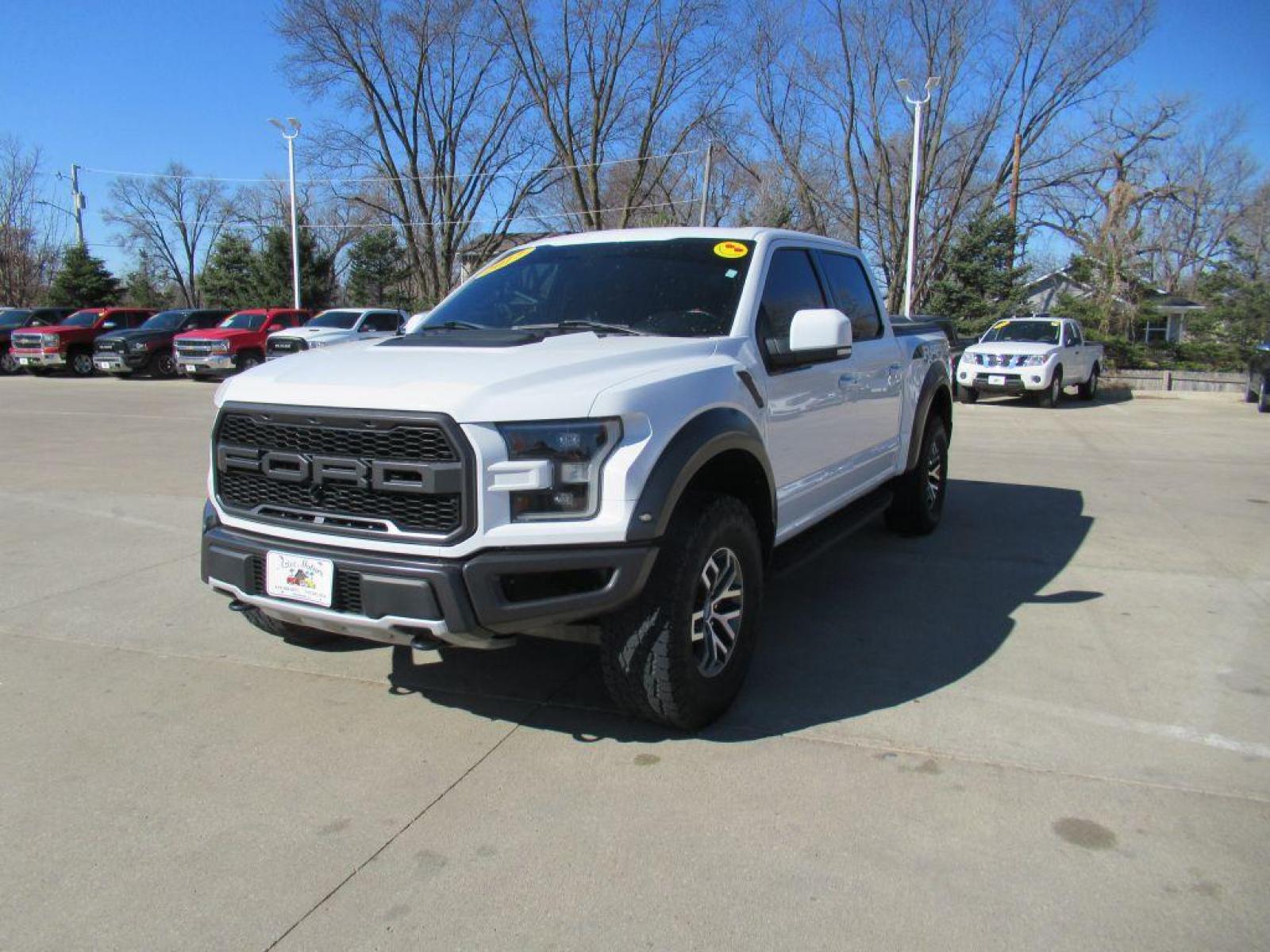 2017 WHITE FORD F150 RAPTOR (1FTFW1RG8HF) with an 3.5L engine, Automatic transmission, located at 908 SE 14th Street, Des Moines, IA, 50317, (515) 281-0330, 41.580303, -93.597046 - Photo #0