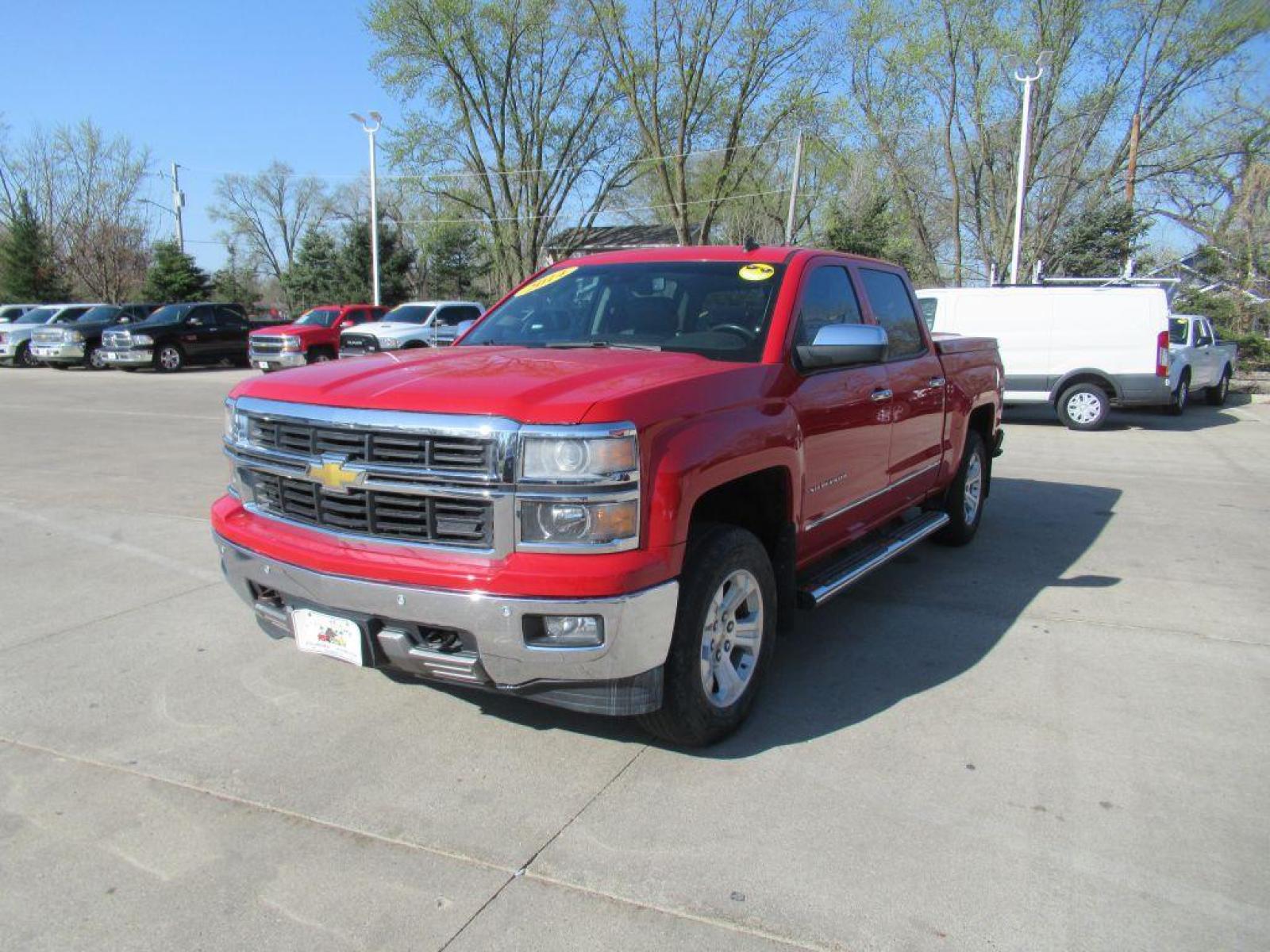 2014 RED CHEVROLET SILVERADO 1500 LTZ (3GCUKSEC2EG) with an 5.3L engine, Automatic transmission, located at 908 SE 14th Street, Des Moines, IA, 50317, (515) 281-0330, 41.580303, -93.597046 - Photo #0