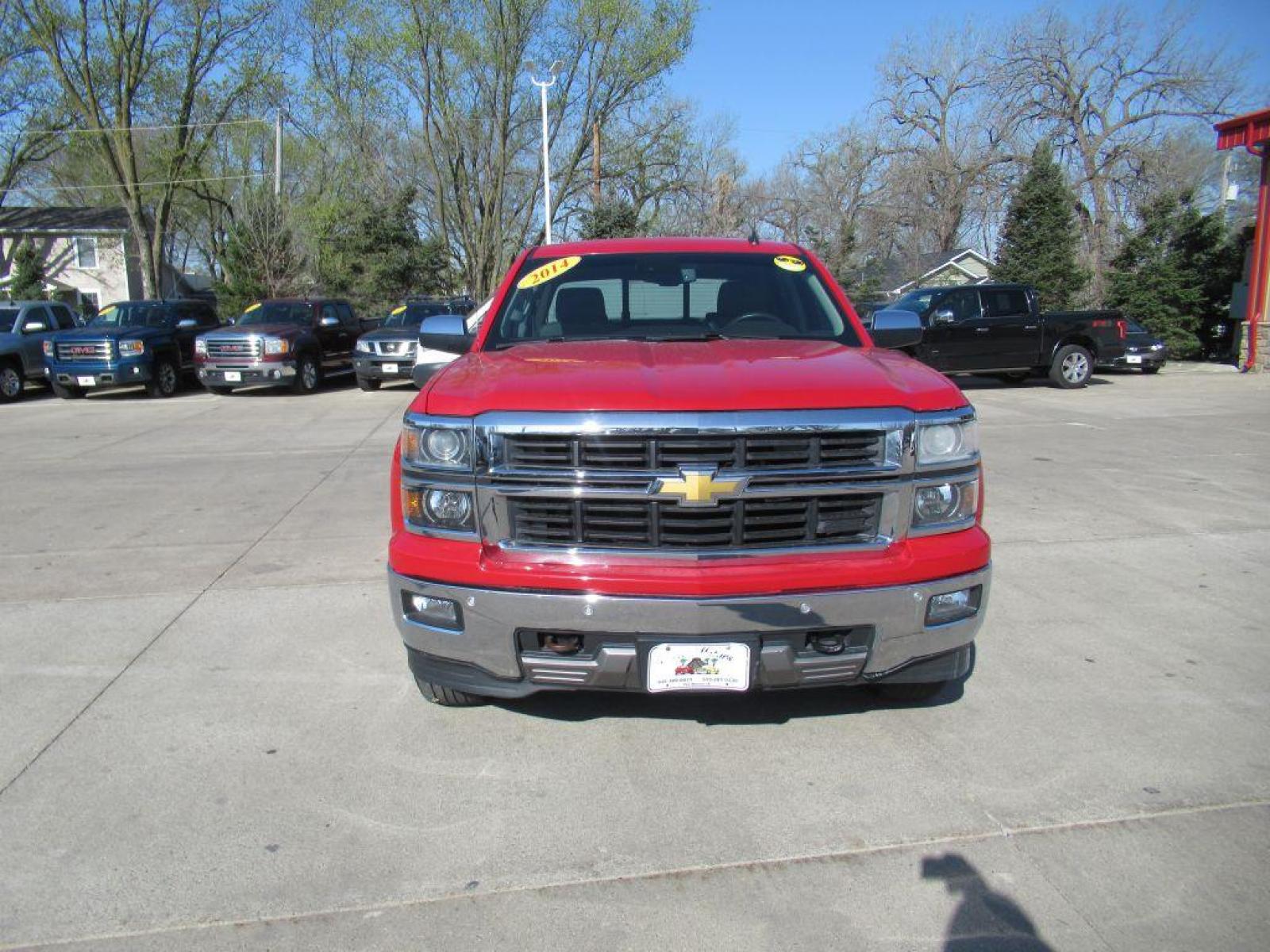 2014 RED CHEVROLET SILVERADO 1500 LTZ (3GCUKSEC2EG) with an 5.3L engine, Automatic transmission, located at 908 SE 14th Street, Des Moines, IA, 50317, (515) 281-0330, 41.580303, -93.597046 - Photo #1