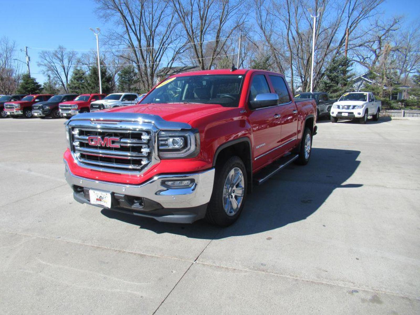 2017 RED GMC SIERRA 1500 SLT (3GTU2NECXHG) with an 5.3L engine, Automatic transmission, located at 908 SE 14th Street, Des Moines, IA, 50317, (515) 281-0330, 41.580303, -93.597046 - Photo #0