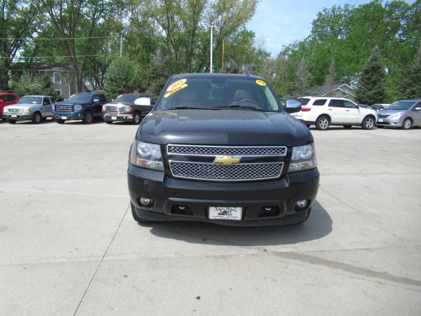 2013 BLACK CHEVROLET TAHOE 1500 LTZ (1GNSKCE04DR) with an 5.3L engine, Automatic transmission, located at 908 SE 14th Street, Des Moines, IA, 50317, (515) 281-0330, 41.580303, -93.597046 - Photo #1