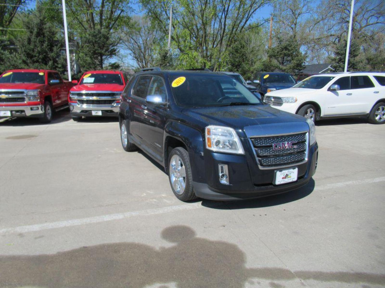 2015 BLUE GMC TERRAIN SLT-2 (2GKFLYEK4F6) with an 2.4L engine, Automatic transmission, located at 908 SE 14th Street, Des Moines, IA, 50317, (515) 281-0330, 41.580303, -93.597046 - Photo #2