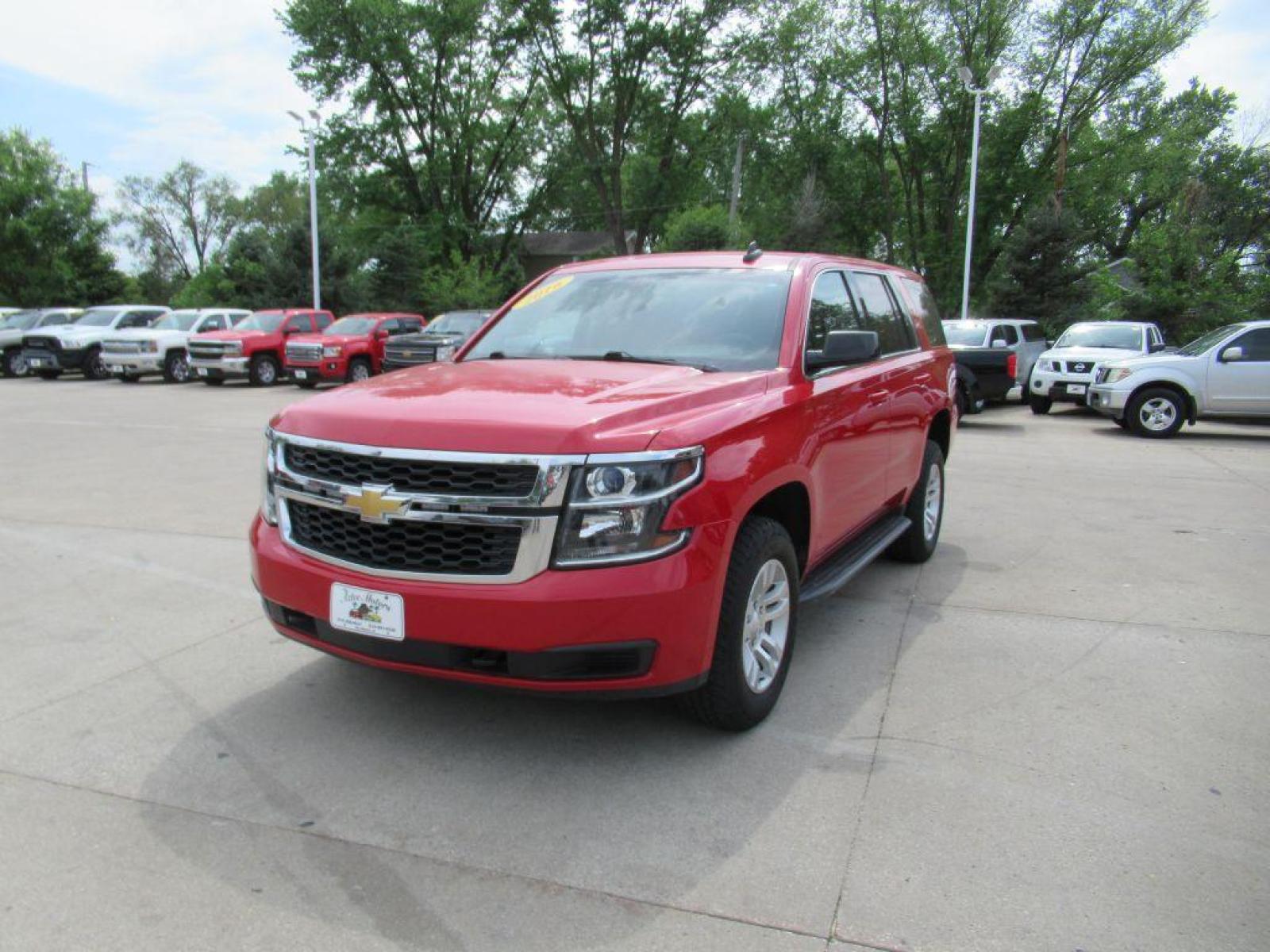 2016 RED CHEVROLET TAHOE SPECIAL (1GNSKFKC9GR) with an 5.3L engine, Automatic transmission, located at 908 SE 14th Street, Des Moines, IA, 50317, (515) 281-0330, 41.580303, -93.597046 - Photo #0