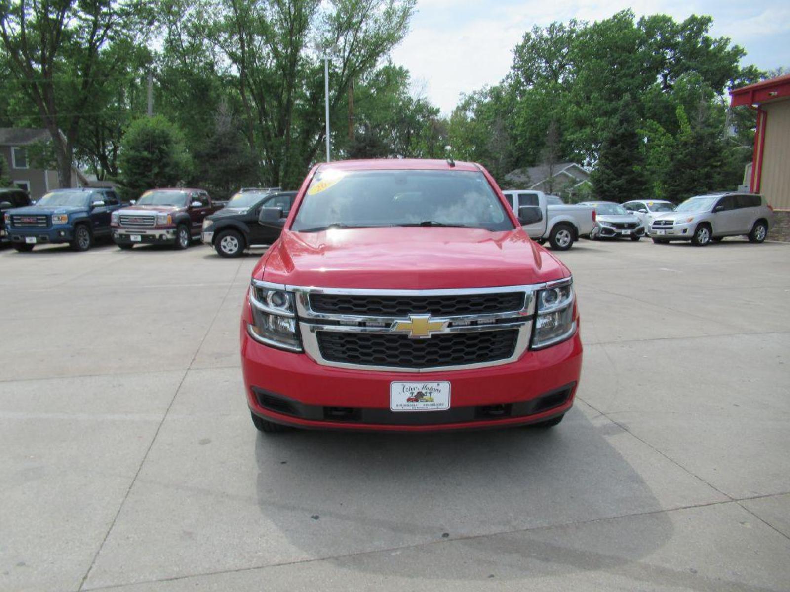 2016 RED CHEVROLET TAHOE SPECIAL (1GNSKFKC9GR) with an 5.3L engine, Automatic transmission, located at 908 SE 14th Street, Des Moines, IA, 50317, (515) 281-0330, 41.580303, -93.597046 - Photo #1