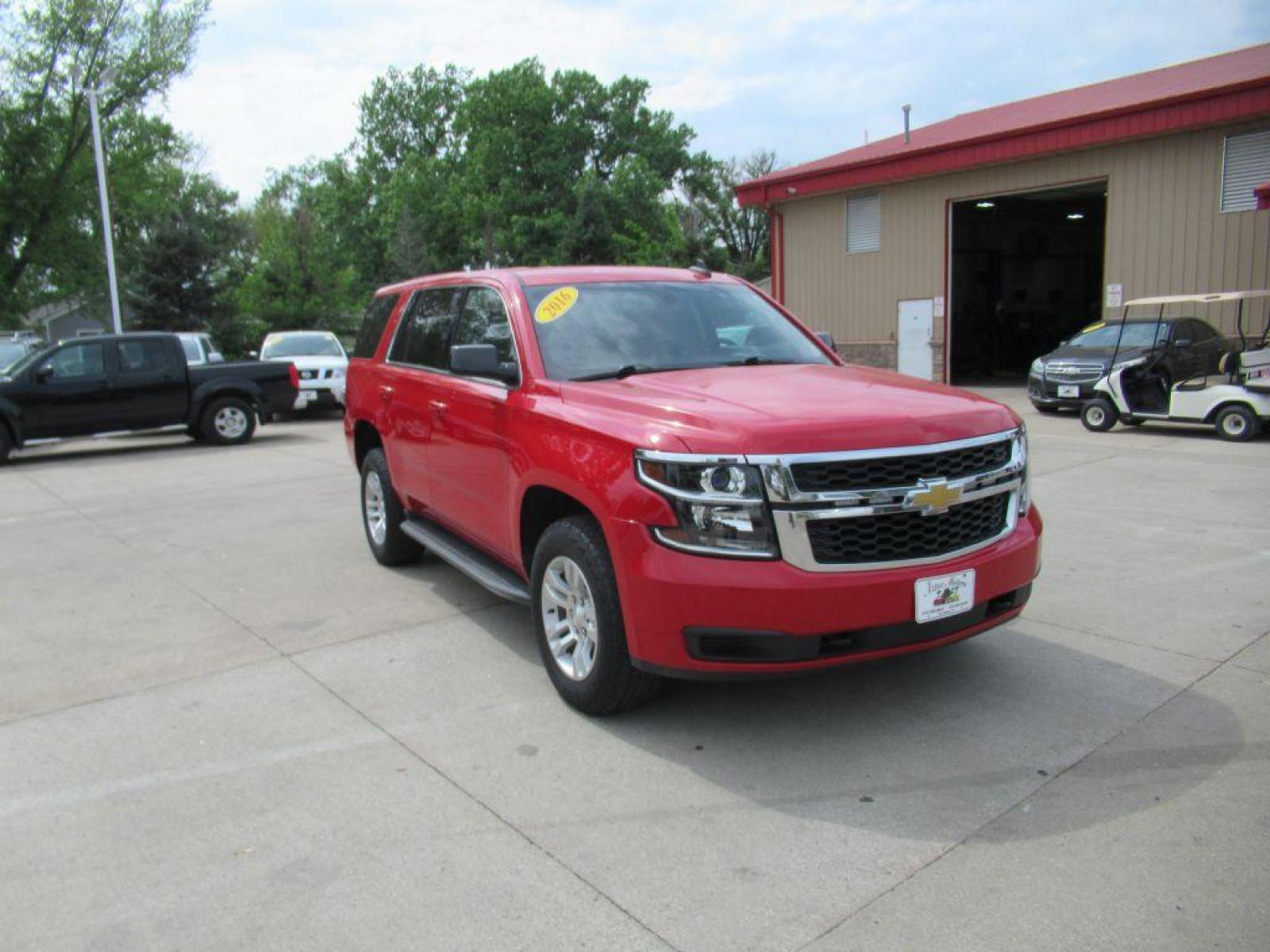 2016 RED CHEVROLET TAHOE SPECIAL (1GNSKFKC9GR) with an 5.3L engine, Automatic transmission, located at 908 SE 14th Street, Des Moines, IA, 50317, (515) 281-0330, 41.580303, -93.597046 - Photo #2