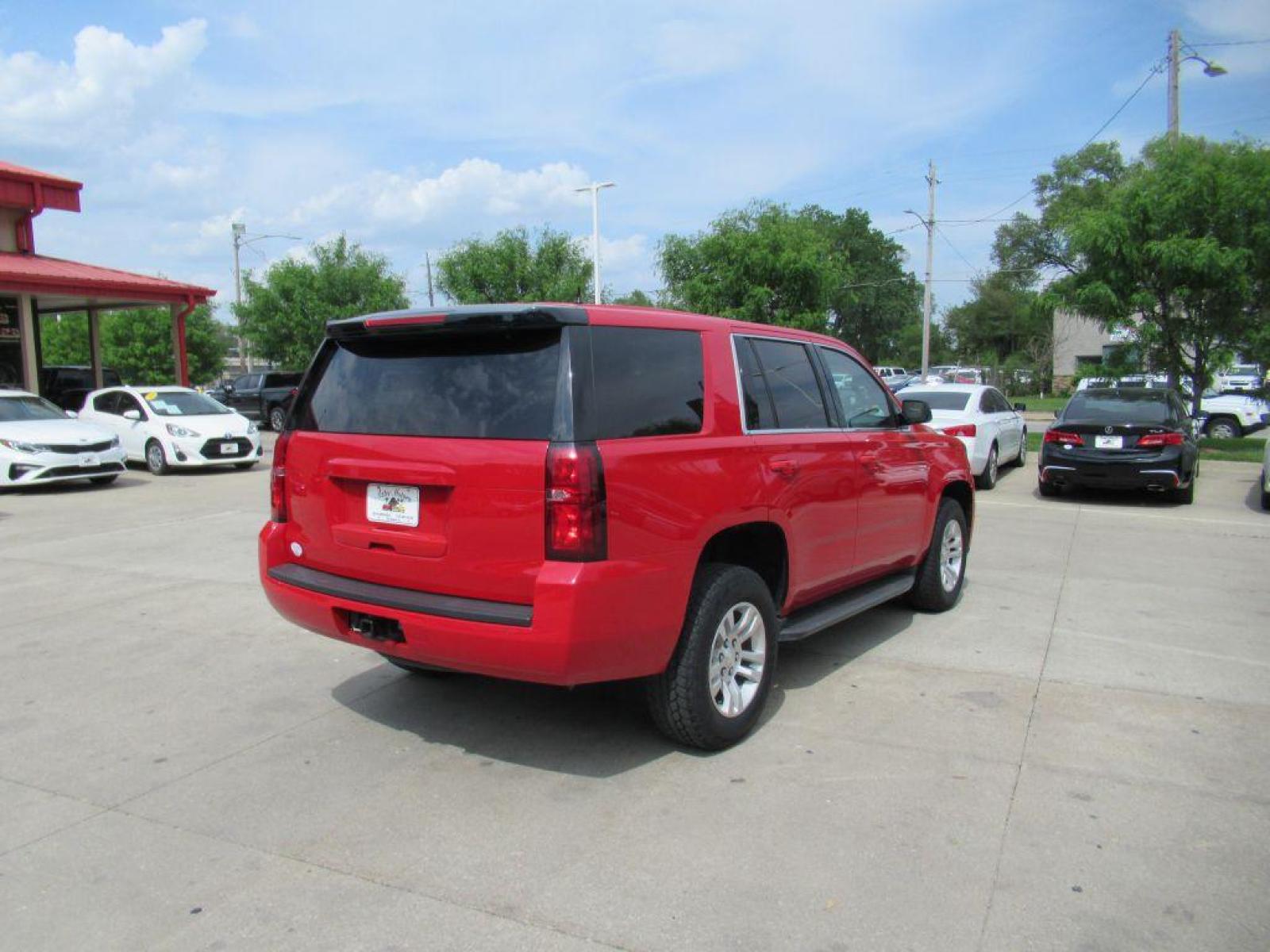 2016 RED CHEVROLET TAHOE SPECIAL (1GNSKFKC9GR) with an 5.3L engine, Automatic transmission, located at 908 SE 14th Street, Des Moines, IA, 50317, (515) 281-0330, 41.580303, -93.597046 - Photo #4