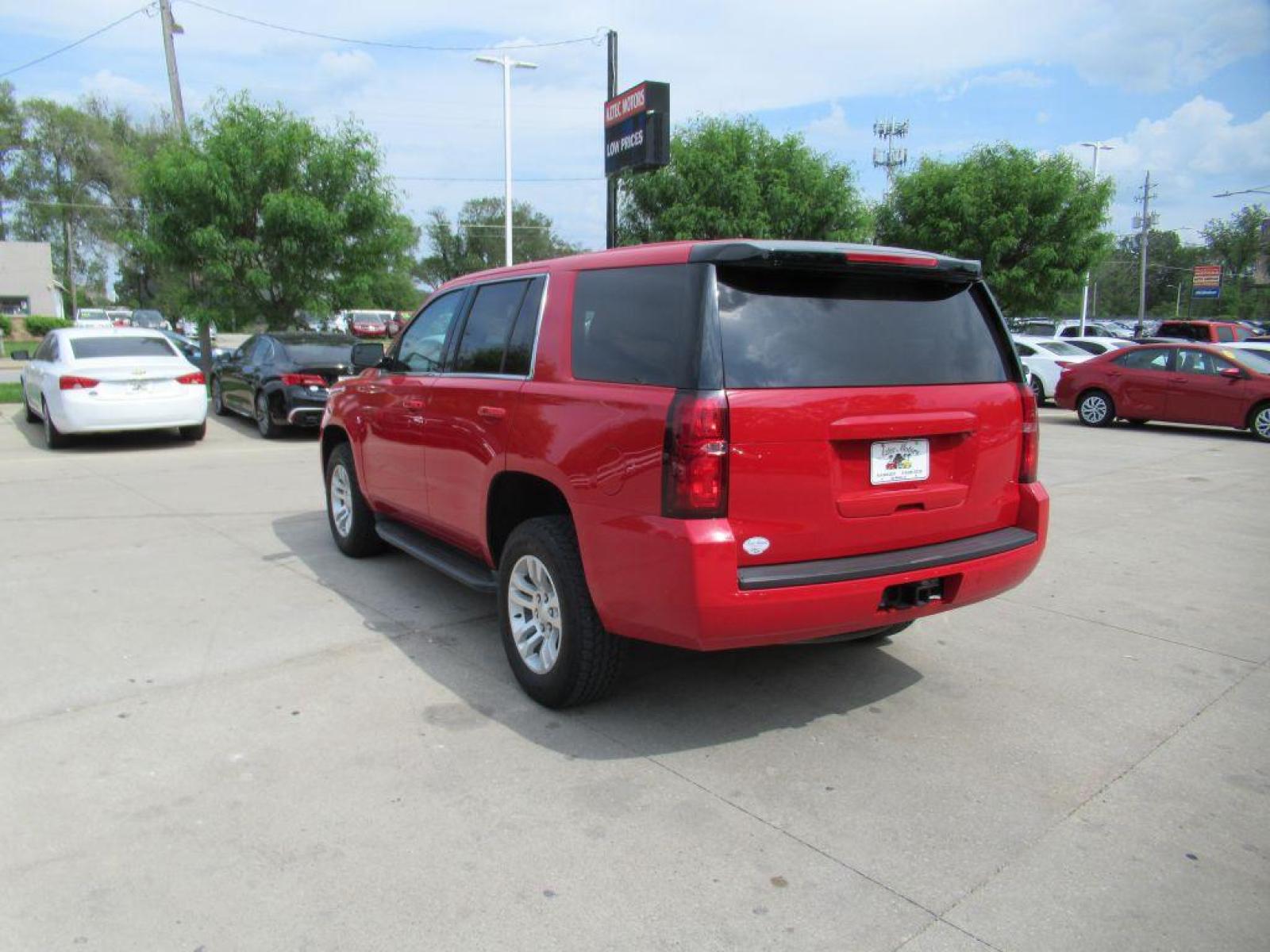 2016 RED CHEVROLET TAHOE SPECIAL (1GNSKFKC9GR) with an 5.3L engine, Automatic transmission, located at 908 SE 14th Street, Des Moines, IA, 50317, (515) 281-0330, 41.580303, -93.597046 - Photo #6