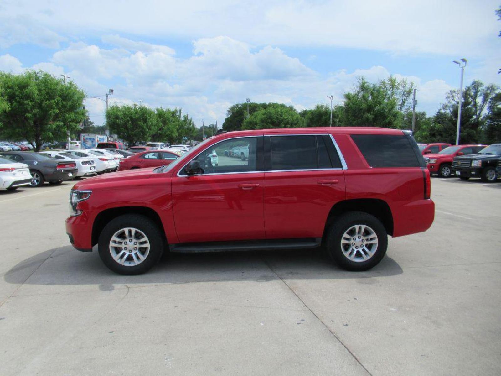 2016 RED CHEVROLET TAHOE SPECIAL (1GNSKFKC9GR) with an 5.3L engine, Automatic transmission, located at 908 SE 14th Street, Des Moines, IA, 50317, (515) 281-0330, 41.580303, -93.597046 - Photo #7