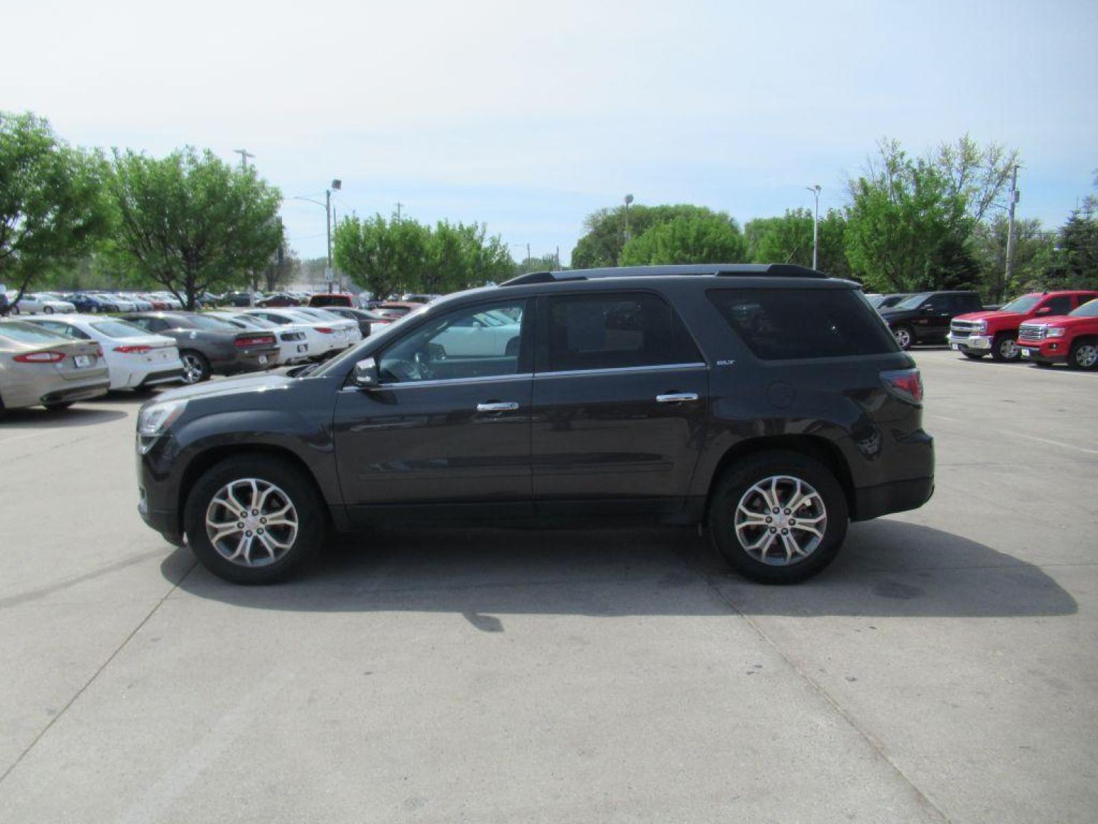 2014 GRAY GMC ACADIA SLT-1 (1GKKVRKD9EJ) with an 3.6L engine, Automatic transmission, located at 908 SE 14th Street, Des Moines, IA, 50317, (515) 281-0330, 41.580303, -93.597046 - Photo #7