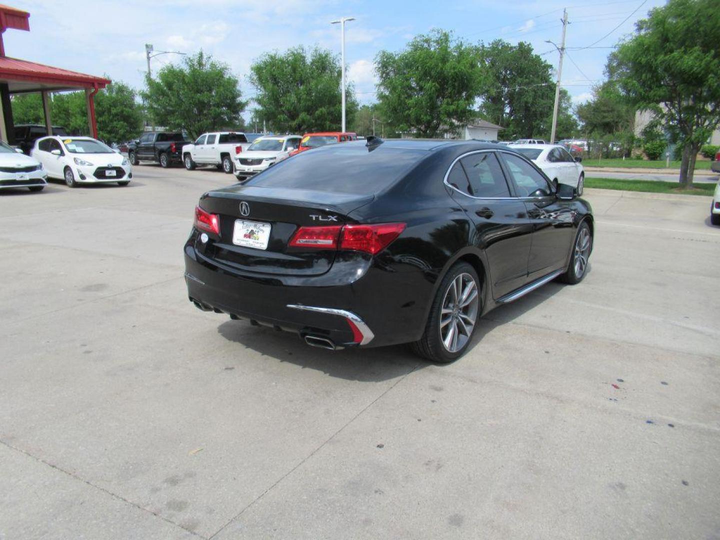 2019 BLACK ACURA TLX TECHNOLOGY (19UUB2F43KA) with an 3.5L engine, Automatic transmission, located at 908 SE 14th Street, Des Moines, IA, 50317, (515) 281-0330, 41.580303, -93.597046 - Photo#4