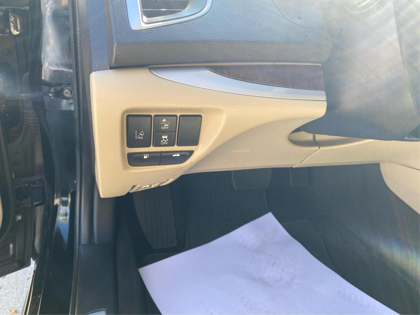 2019 BLACK ACURA TLX TECHNOLOGY (19UUB2F43KA) with an 3.5L engine, Automatic transmission, located at 908 SE 14th Street, Des Moines, IA, 50317, (515) 281-0330, 41.580303, -93.597046 - Photo#17