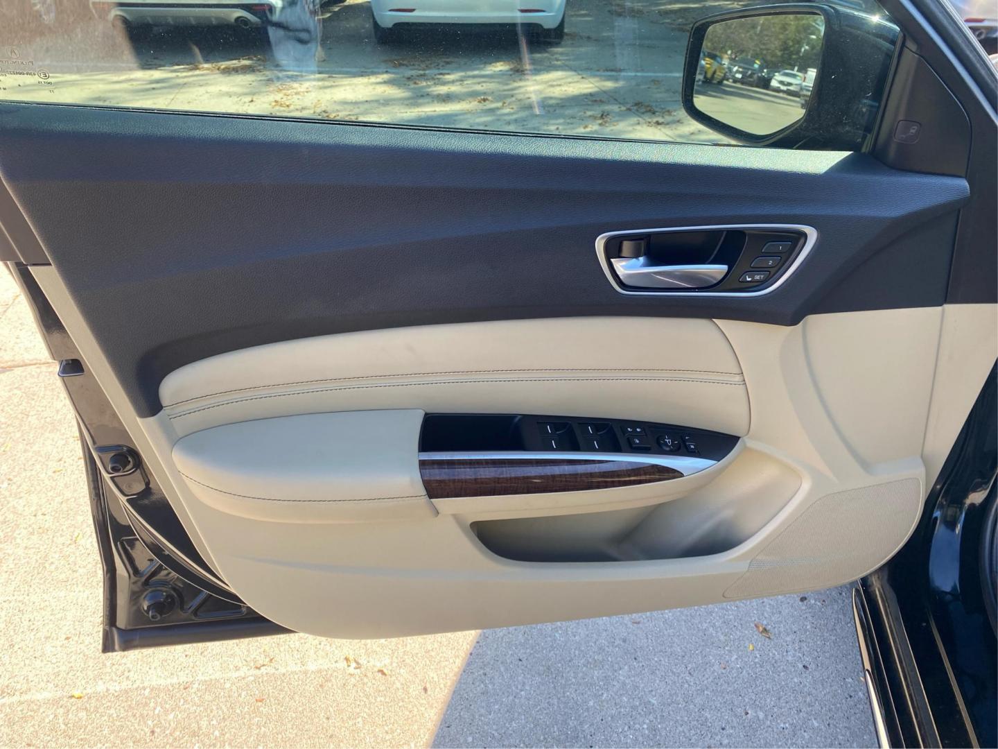 2019 BLACK ACURA TLX TECHNOLOGY (19UUB2F43KA) with an 3.5L engine, Automatic transmission, located at 908 SE 14th Street, Des Moines, IA, 50317, (515) 281-0330, 41.580303, -93.597046 - Photo#19