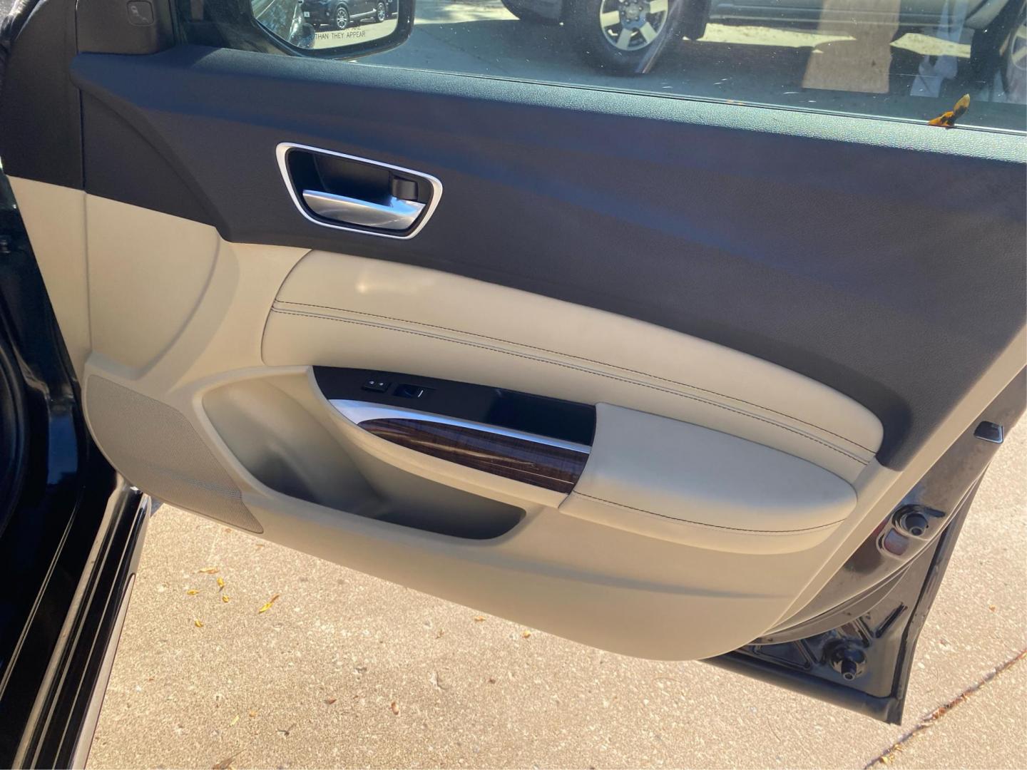 2019 BLACK ACURA TLX TECHNOLOGY (19UUB2F43KA) with an 3.5L engine, Automatic transmission, located at 908 SE 14th Street, Des Moines, IA, 50317, (515) 281-0330, 41.580303, -93.597046 - Photo#20