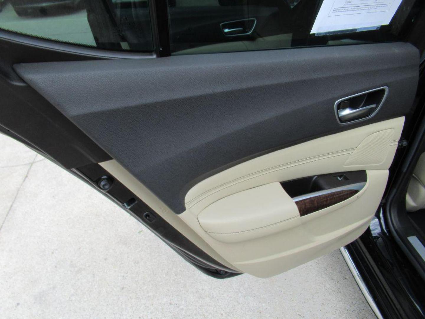 2019 BLACK ACURA TLX TECHNOLOGY (19UUB2F43KA) with an 3.5L engine, Automatic transmission, located at 908 SE 14th Street, Des Moines, IA, 50317, (515) 281-0330, 41.580303, -93.597046 - Photo#10
