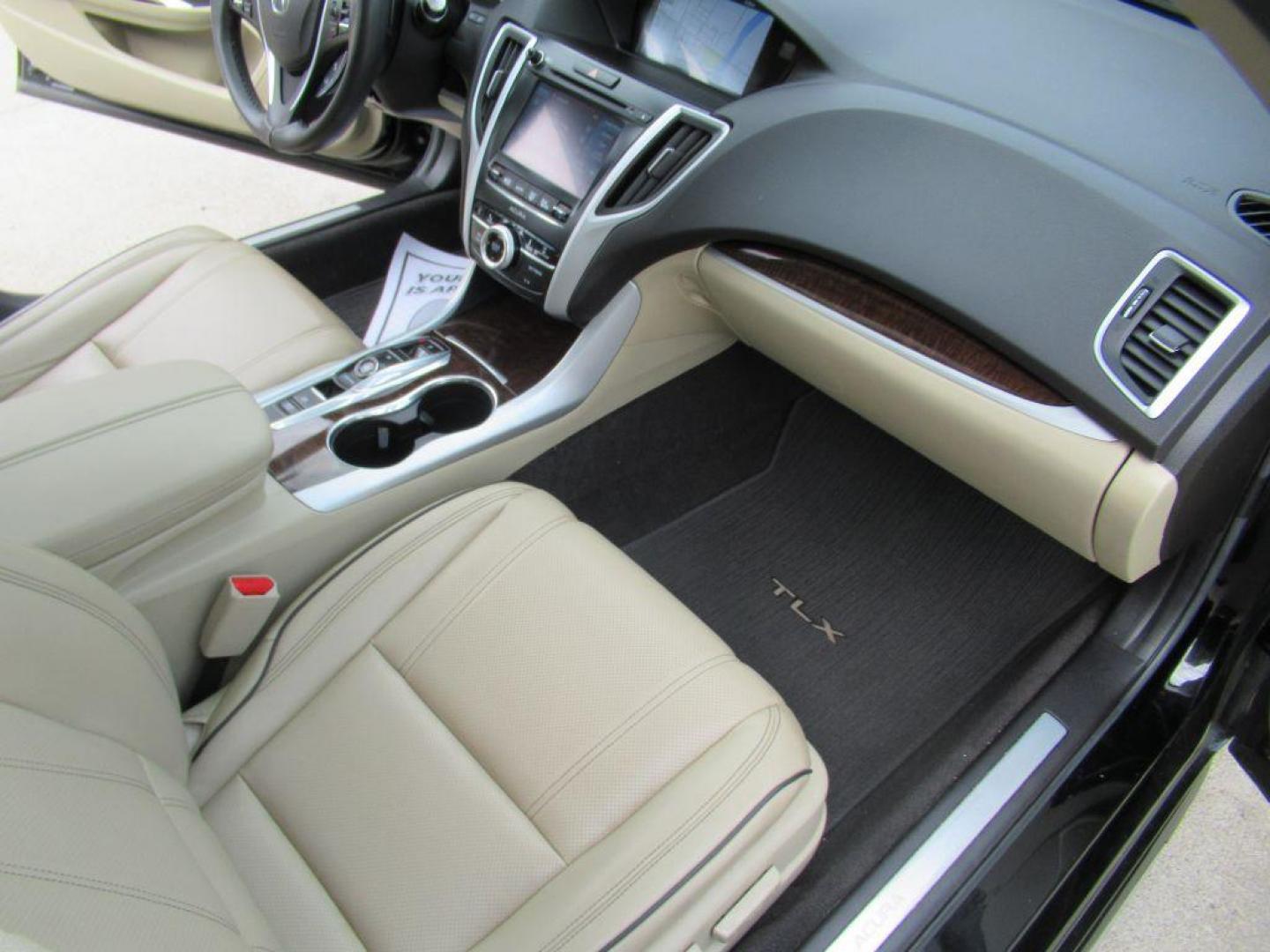 2019 BLACK ACURA TLX TECHNOLOGY (19UUB2F43KA) with an 3.5L engine, Automatic transmission, located at 908 SE 14th Street, Des Moines, IA, 50317, (515) 281-0330, 41.580303, -93.597046 - Photo#13