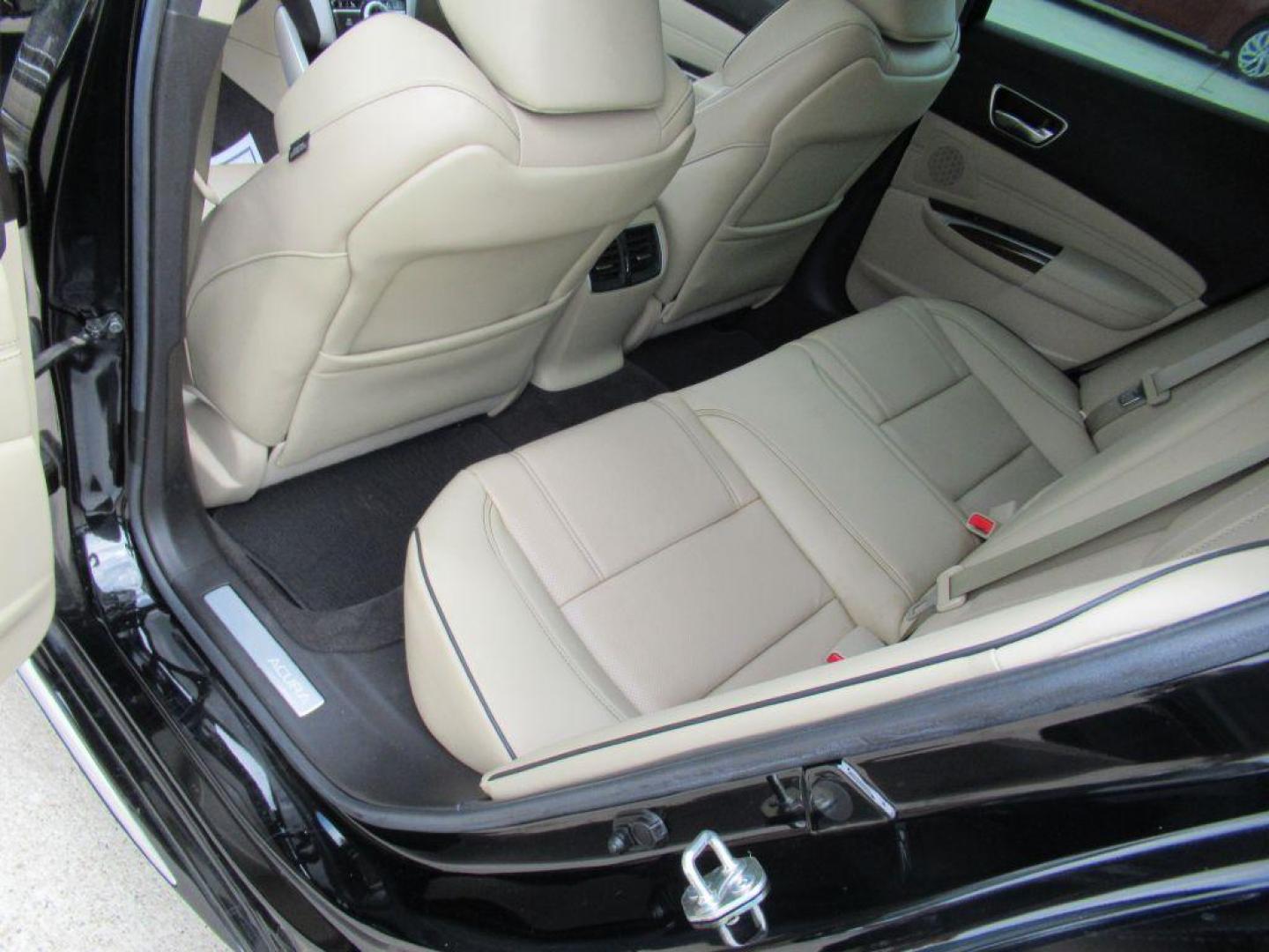 2019 BLACK ACURA TLX TECHNOLOGY (19UUB2F43KA) with an 3.5L engine, Automatic transmission, located at 908 SE 14th Street, Des Moines, IA, 50317, (515) 281-0330, 41.580303, -93.597046 - Photo#15