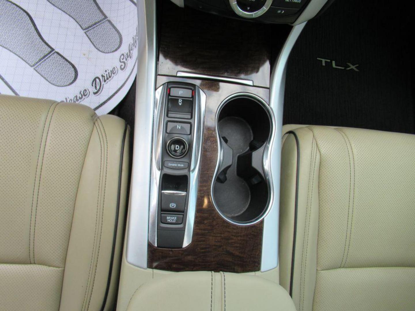 2019 BLACK ACURA TLX TECHNOLOGY (19UUB2F43KA) with an 3.5L engine, Automatic transmission, located at 908 SE 14th Street, Des Moines, IA, 50317, (515) 281-0330, 41.580303, -93.597046 - Photo#19