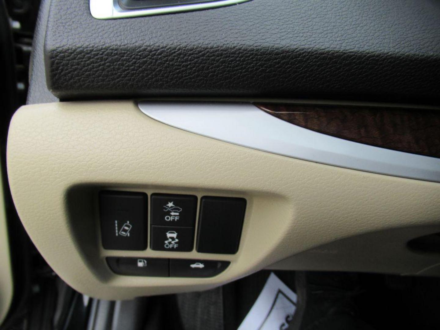 2019 BLACK ACURA TLX TECHNOLOGY (19UUB2F43KA) with an 3.5L engine, Automatic transmission, located at 908 SE 14th Street, Des Moines, IA, 50317, (515) 281-0330, 41.580303, -93.597046 - Photo#23