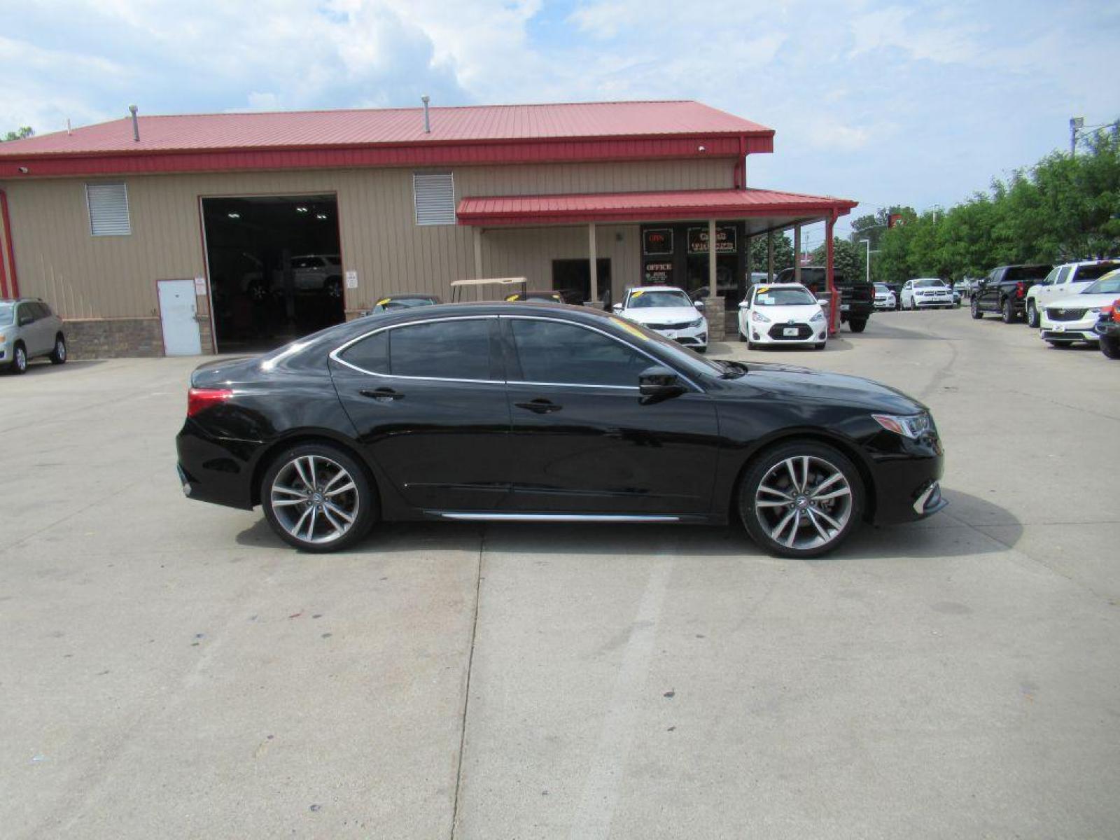 2019 BLACK ACURA TLX TECHNOLOGY (19UUB2F43KA) with an 3.5L engine, Automatic transmission, located at 908 SE 14th Street, Des Moines, IA, 50317, (515) 281-0330, 41.580303, -93.597046 - Photo #3