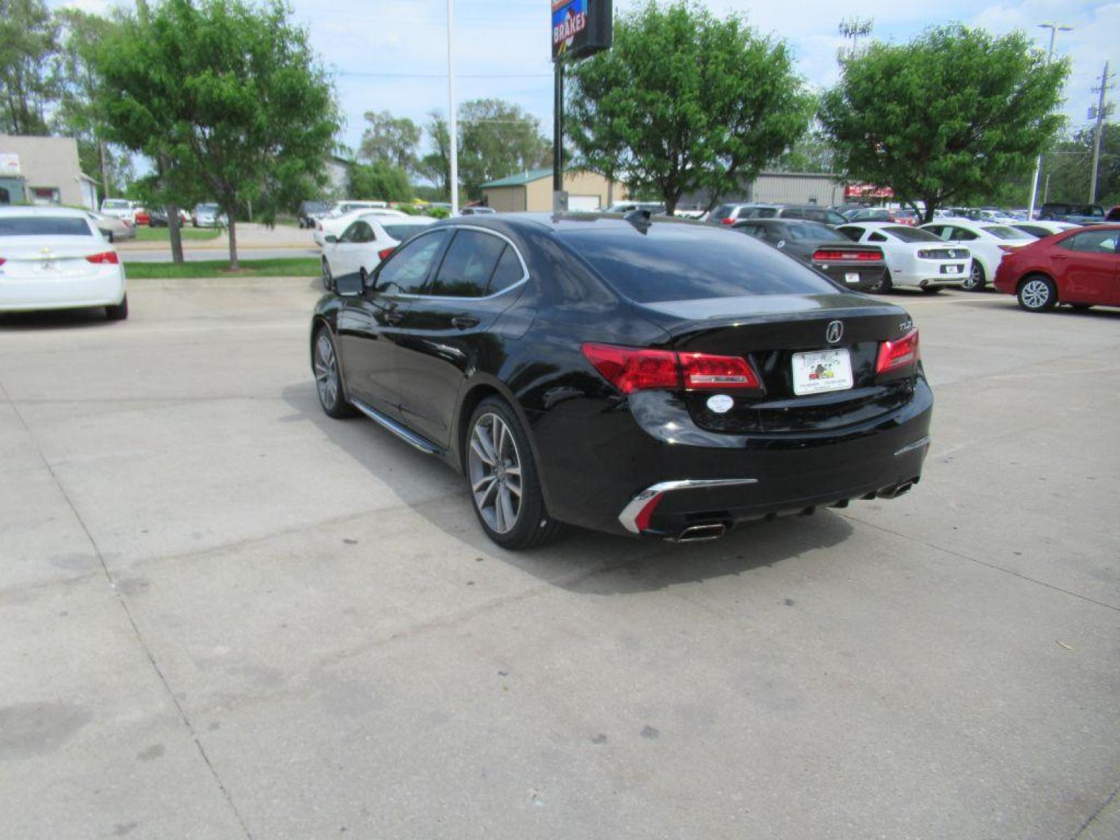 2019 BLACK ACURA TLX TECHNOLOGY (19UUB2F43KA) with an 3.5L engine, Automatic transmission, located at 908 SE 14th Street, Des Moines, IA, 50317, (515) 281-0330, 41.580303, -93.597046 - Photo #6