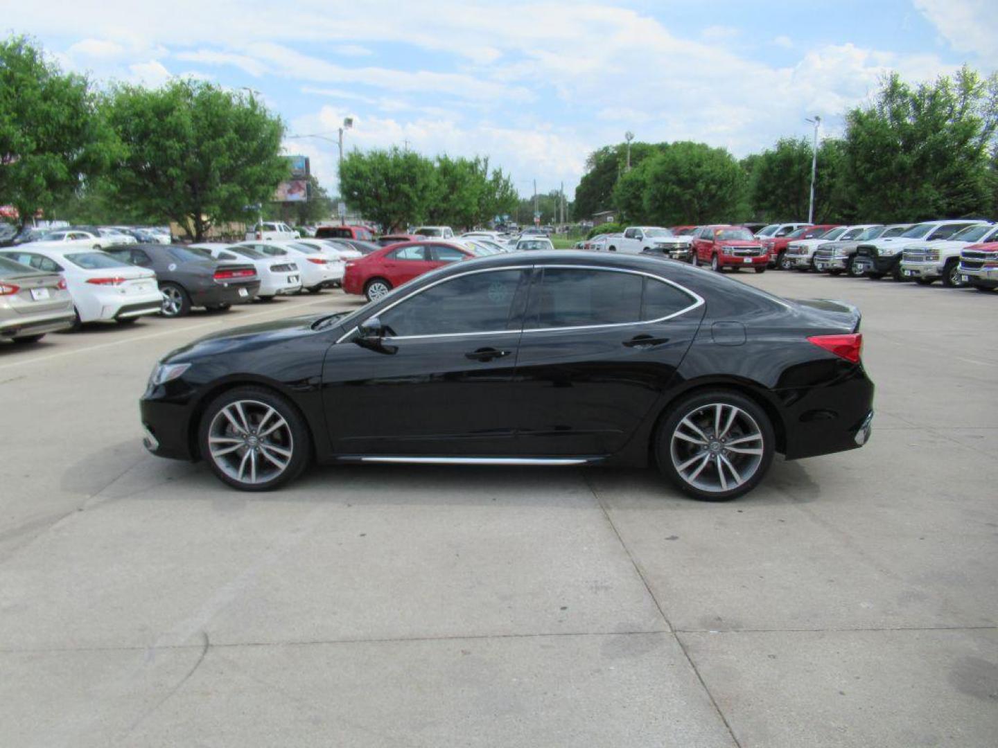 2019 BLACK ACURA TLX TECHNOLOGY (19UUB2F43KA) with an 3.5L engine, Automatic transmission, located at 908 SE 14th Street, Des Moines, IA, 50317, (515) 281-0330, 41.580303, -93.597046 - Photo#7