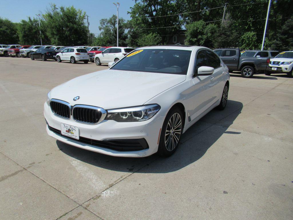 photo of 2019 BMW 530 4DR