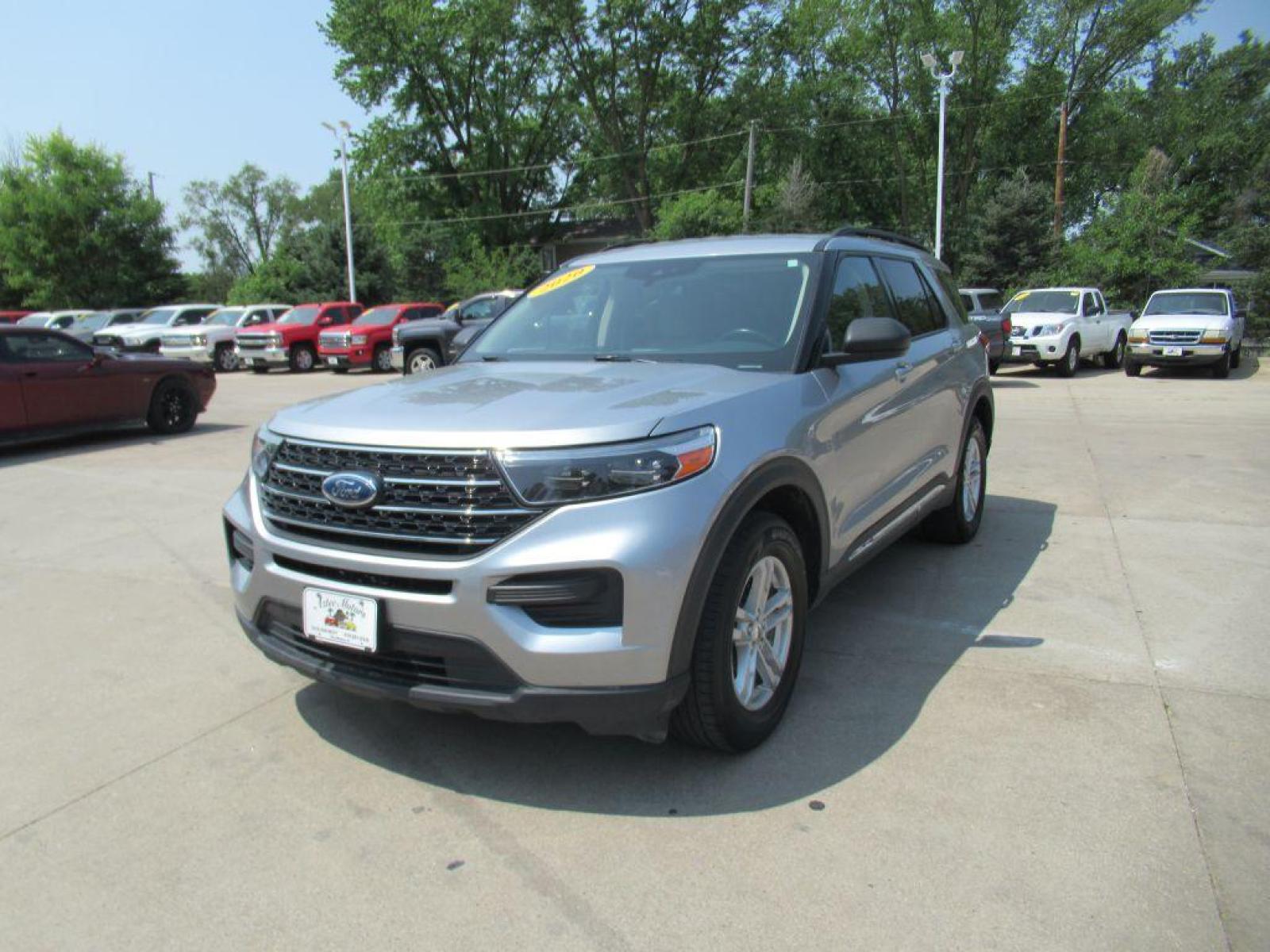 2020 SILVER FORD EXPLORER XLT (1FMSK8DH2LG) with an 2.3L engine, Automatic transmission, located at 908 SE 14th Street, Des Moines, IA, 50317, (515) 281-0330, 41.580303, -93.597046 - Photo #0