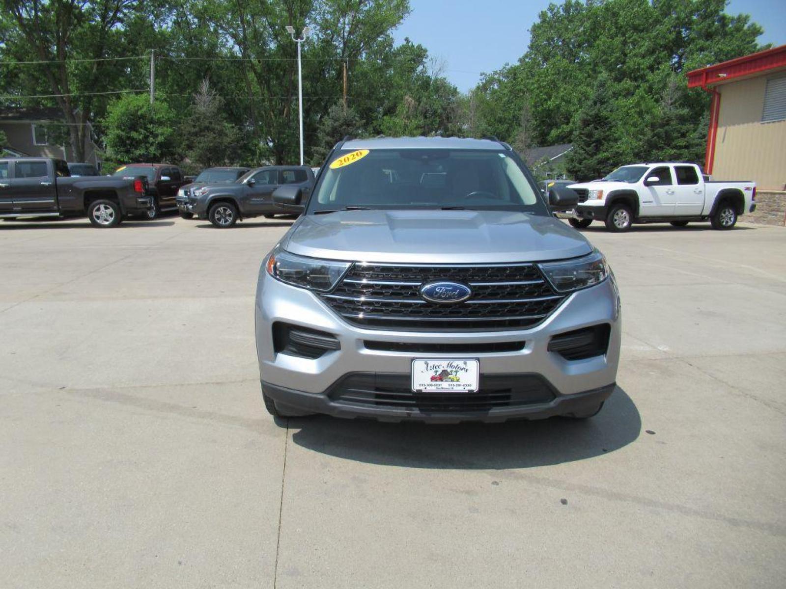 2020 SILVER FORD EXPLORER XLT (1FMSK8DH2LG) with an 2.3L engine, Automatic transmission, located at 908 SE 14th Street, Des Moines, IA, 50317, (515) 281-0330, 41.580303, -93.597046 - Photo #1