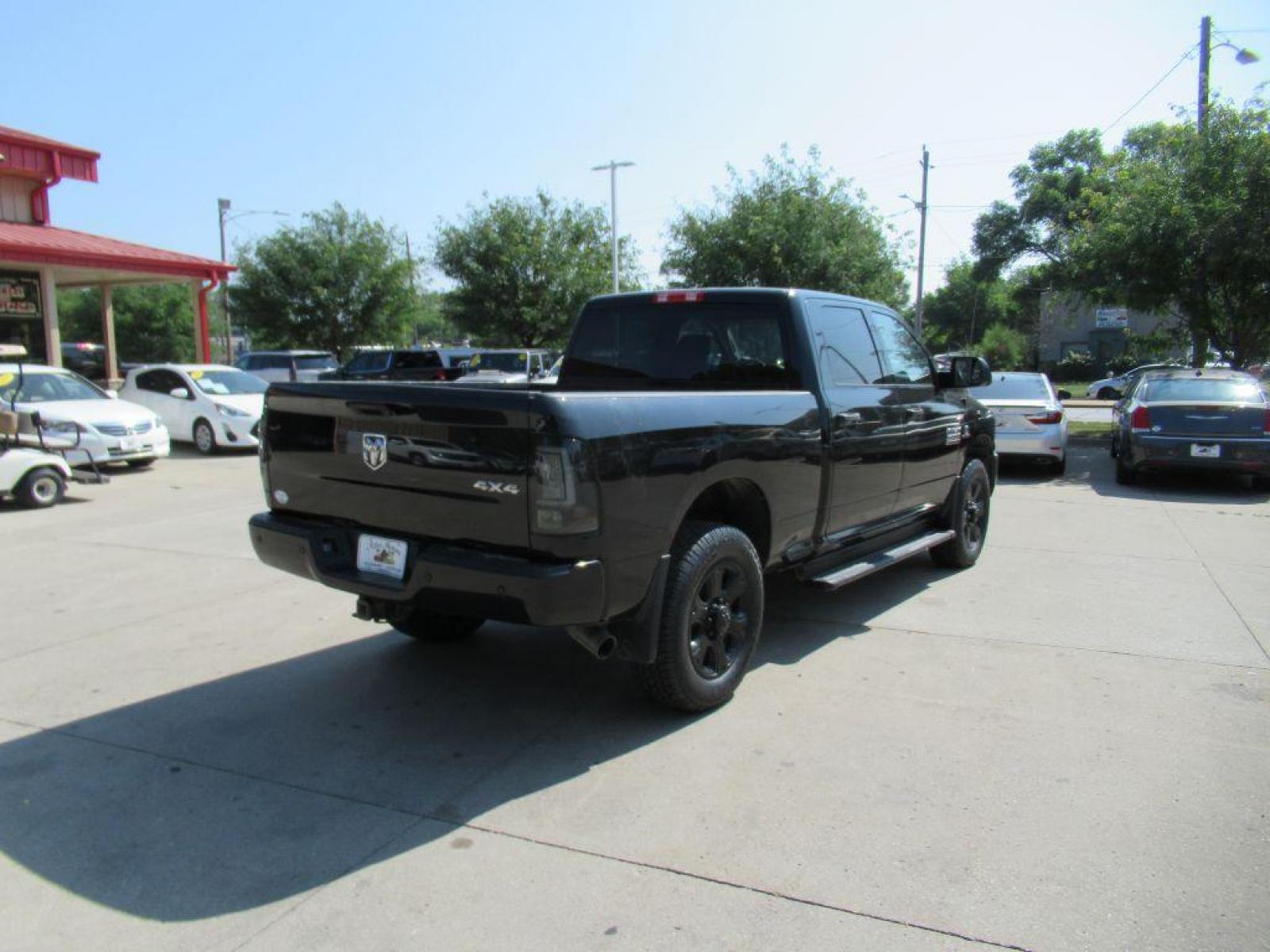 2017 BLACK RAM 3500 ST (3C63R3CL1HG) with an 6.7L engine, Automatic transmission, located at 908 SE 14th Street, Des Moines, IA, 50317, (515) 281-0330, 41.580303, -93.597046 - Photo #4