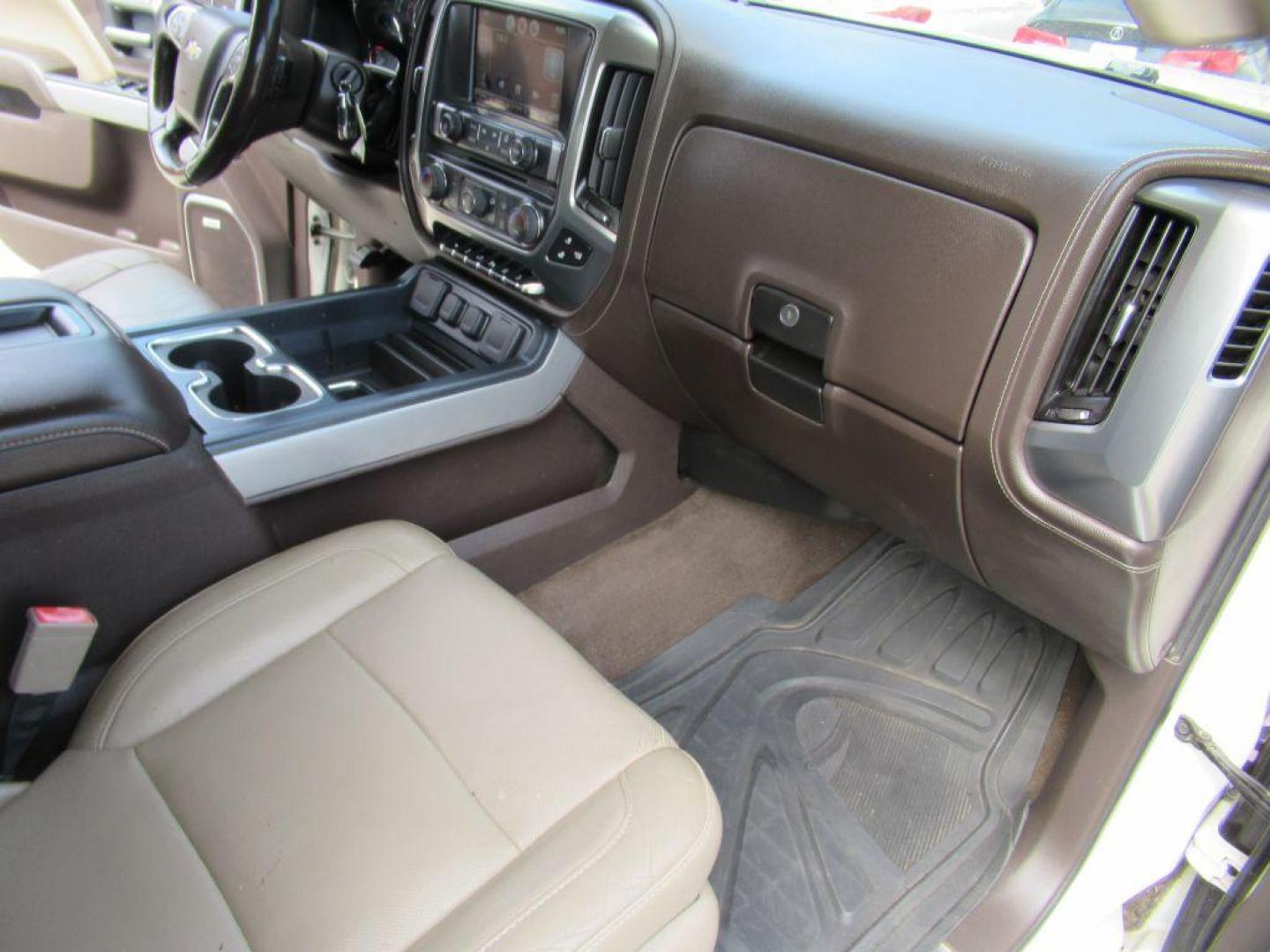 2014 WHITE CHEVROLET SILVERADO 1500 CREW CAB LTZ (3GCUKSEC0EG) with an 5.3L engine, Automatic transmission, located at 908 SE 14th Street, Des Moines, IA, 50317, (515) 281-0330, 41.580303, -93.597046 - Photo#13