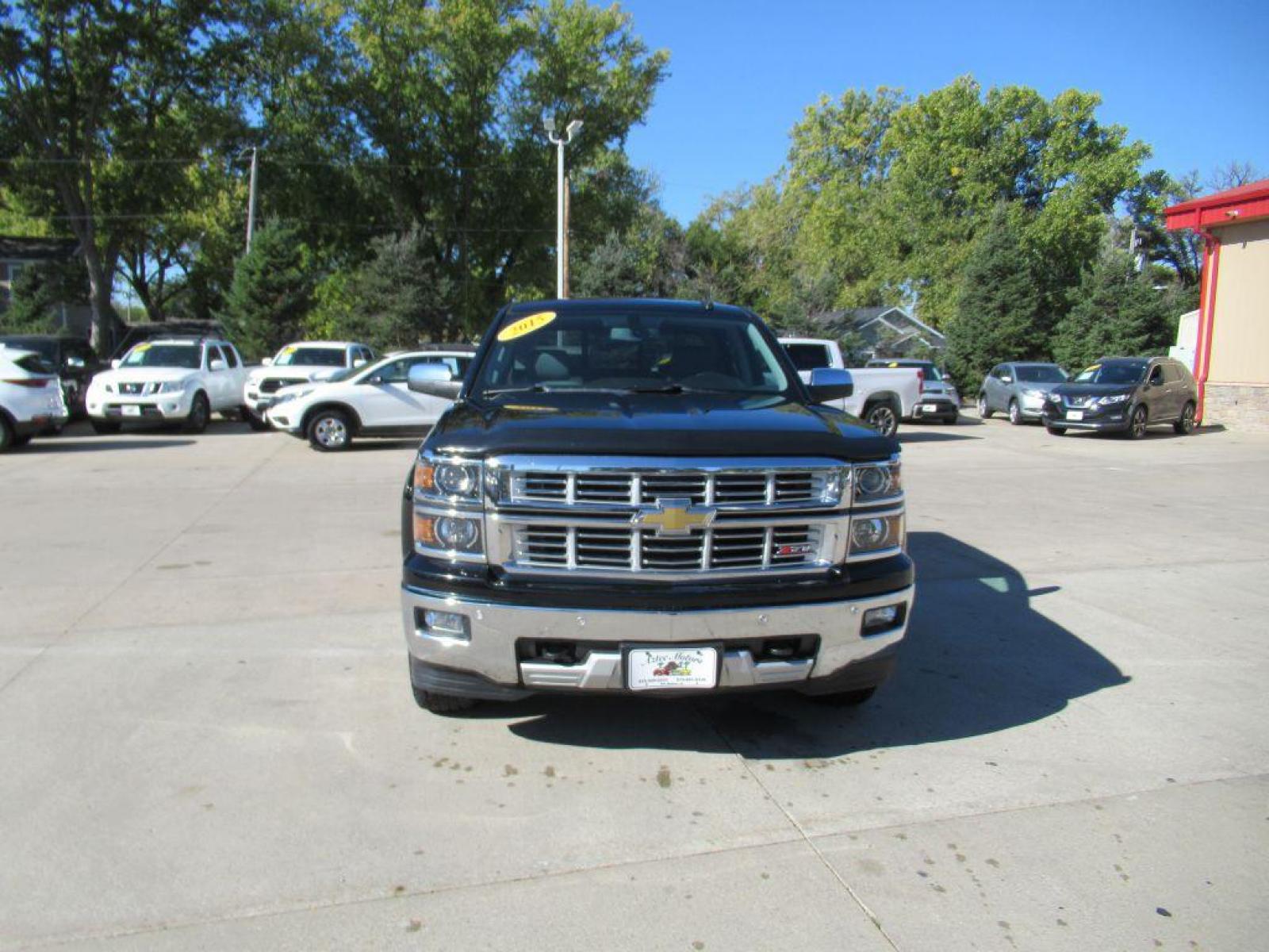2015 BLACK CHEVROLET SILVERADO 1500 LTZ (3GCUKSEC1FG) with an 5.3L engine, Automatic transmission, located at 908 SE 14th Street, Des Moines, IA, 50317, (515) 281-0330, 41.580303, -93.597046 - Photo #1