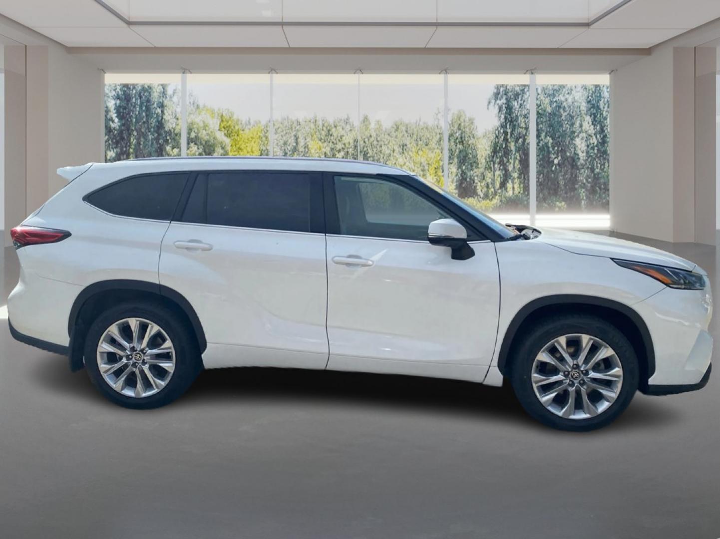 2020 WHITE TOYOTA HIGHLANDER HYBRID LIMITED (5TDDBRCH0LS) with an 2.5L engine, Continuously Variable transmission, located at 908 SE 14th Street, Des Moines, IA, 50317, (515) 281-0330, 41.580303, -93.597046- Photo#1
