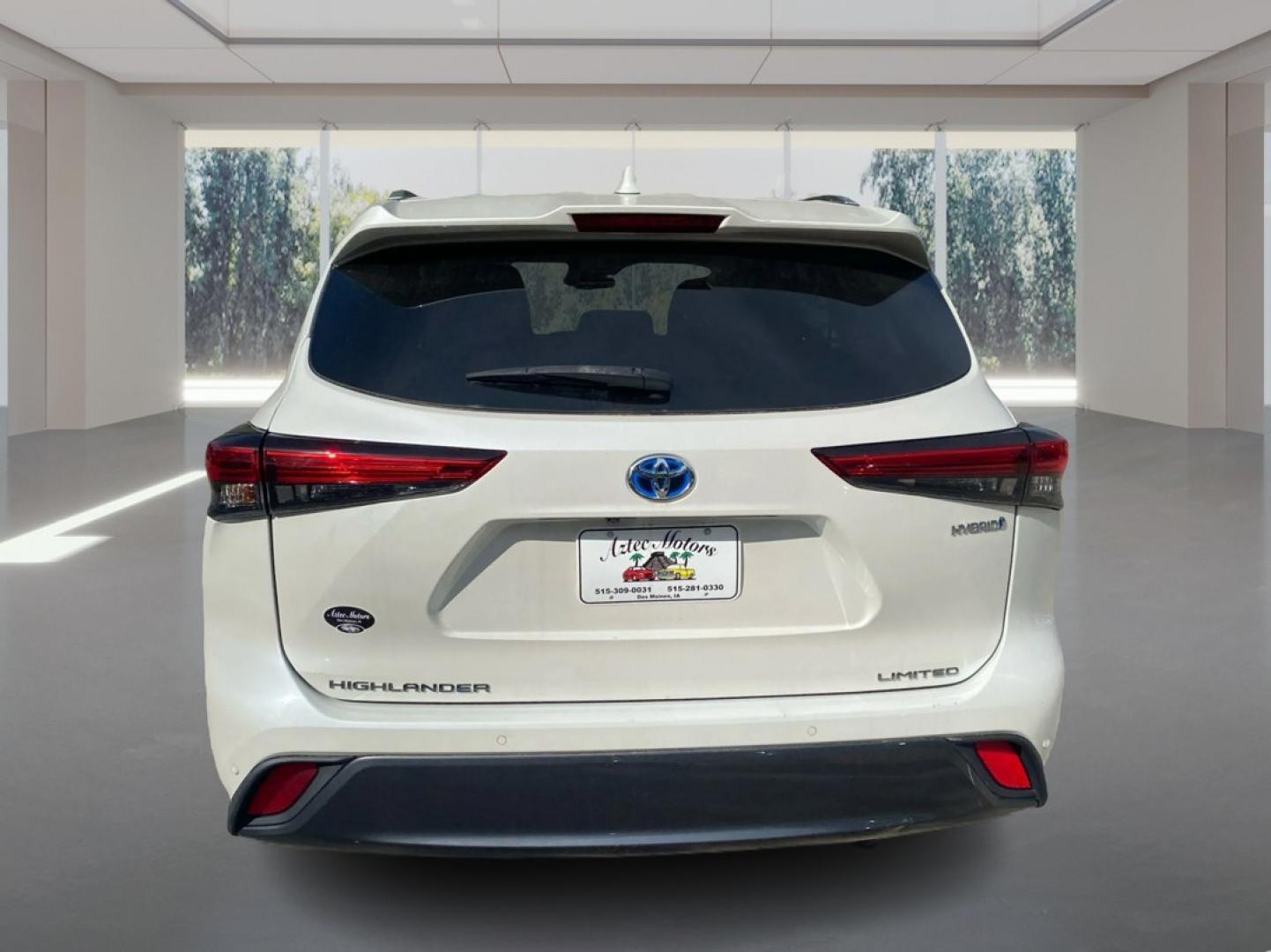 2020 WHITE TOYOTA HIGHLANDER HYBRID LIMITED (5TDDBRCH0LS) with an 2.5L engine, Continuously Variable transmission, located at 908 SE 14th Street, Des Moines, IA, 50317, (515) 281-0330, 41.580303, -93.597046- Photo#3